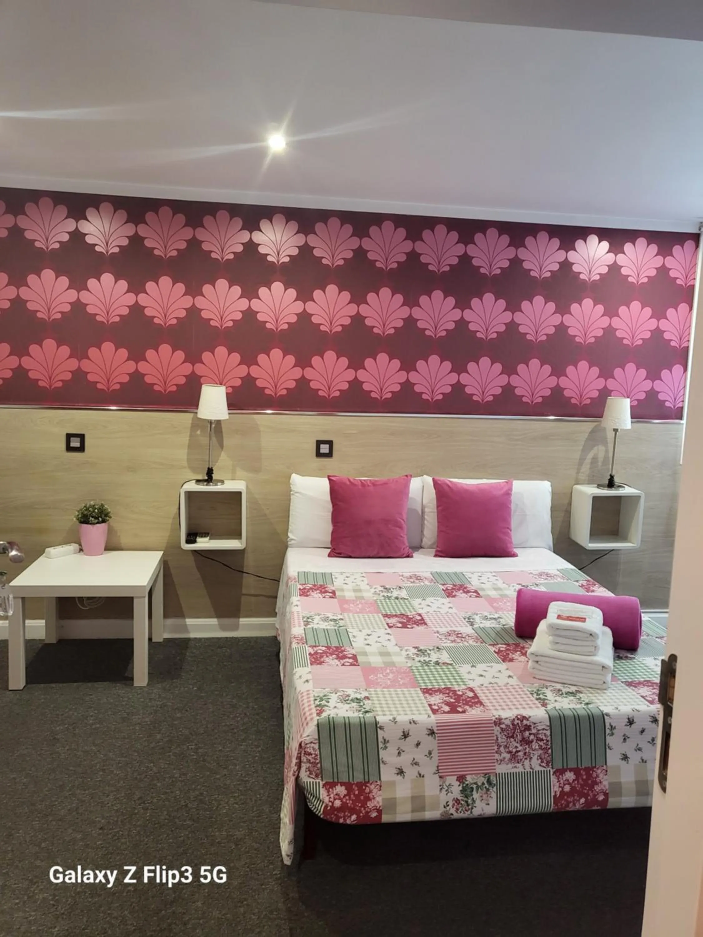 Bed in Hostal Inn Madrid