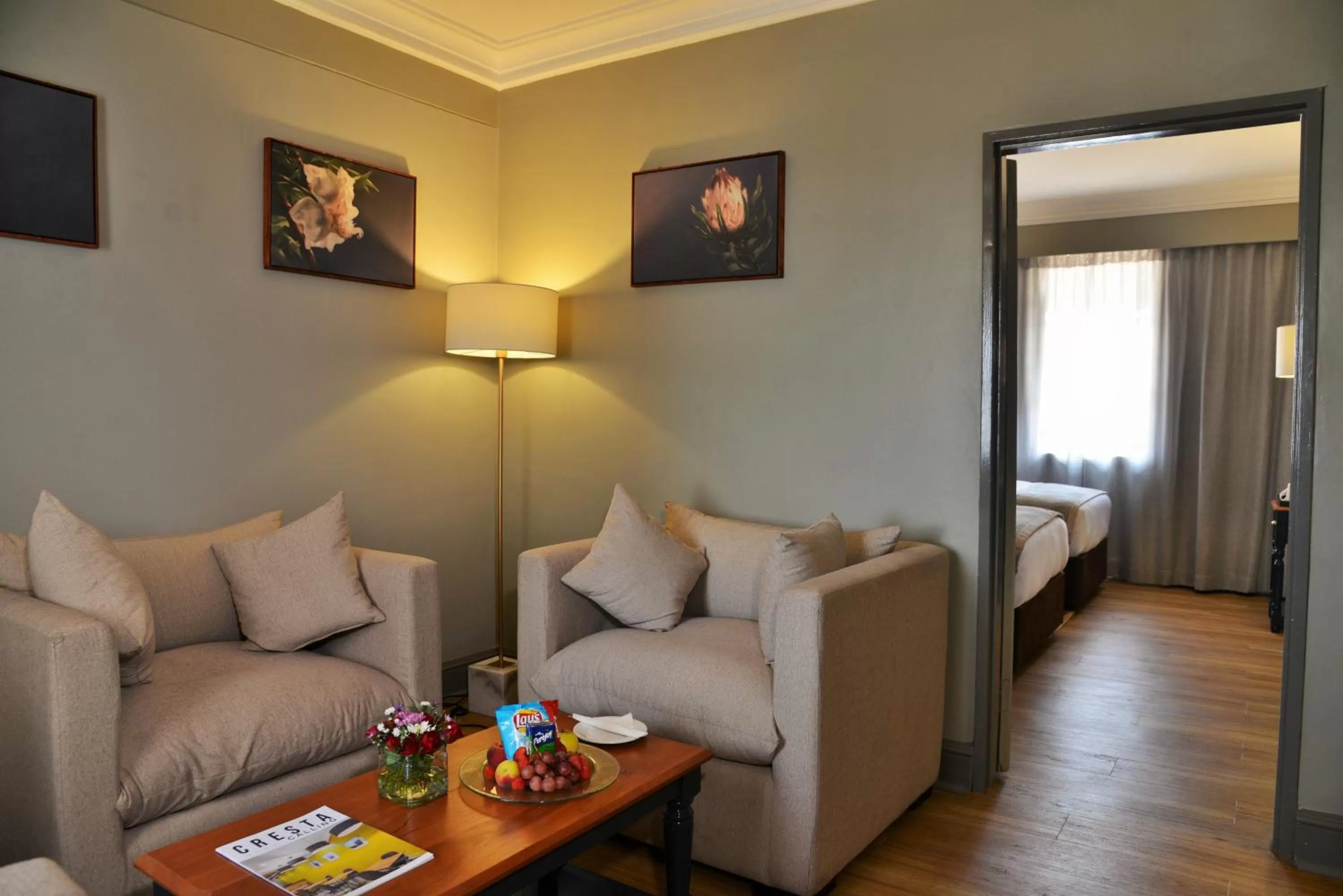 Living room in Cresta Jameson Hotel