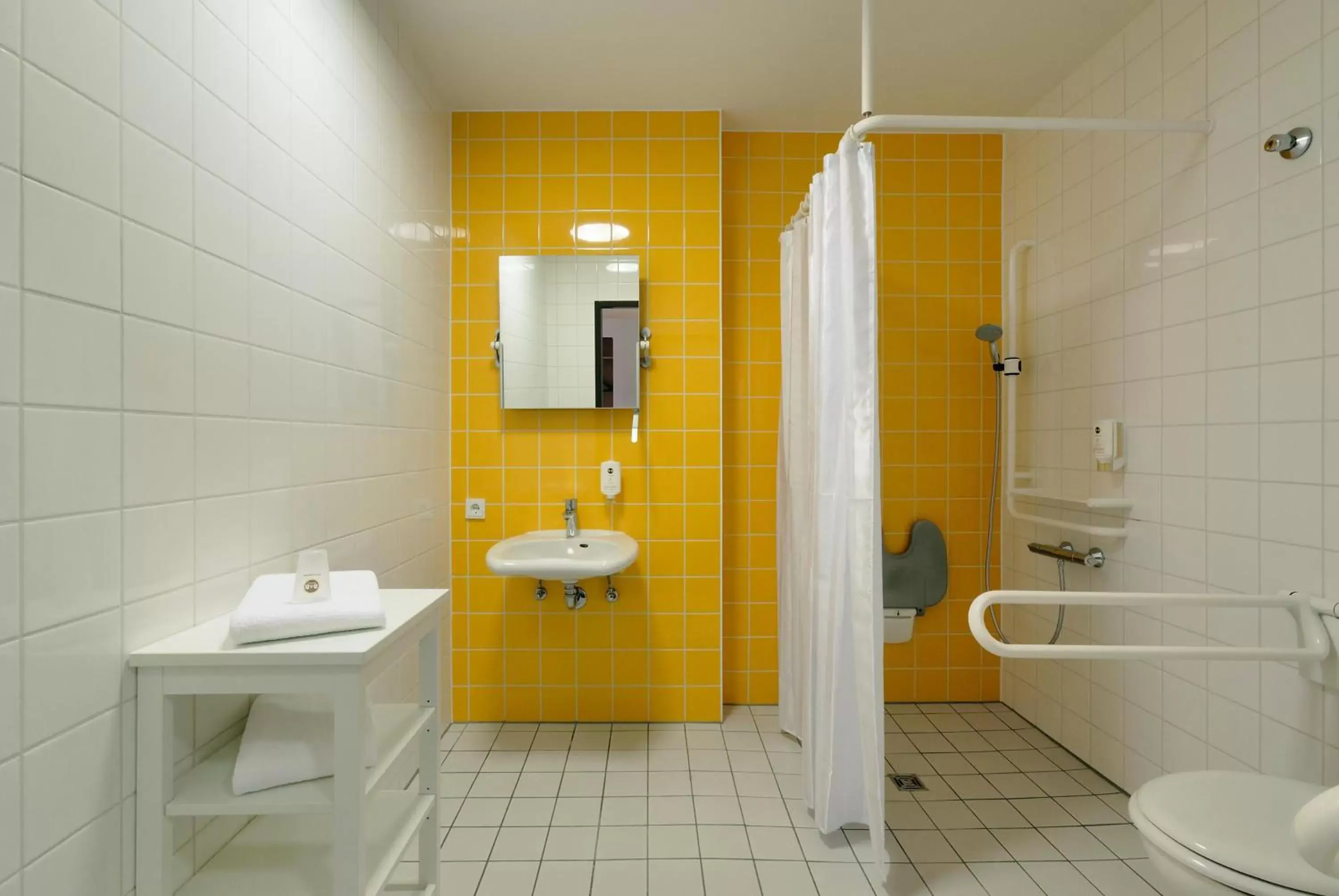 Bathroom in B&B Hotel Nürnberg-Hbf