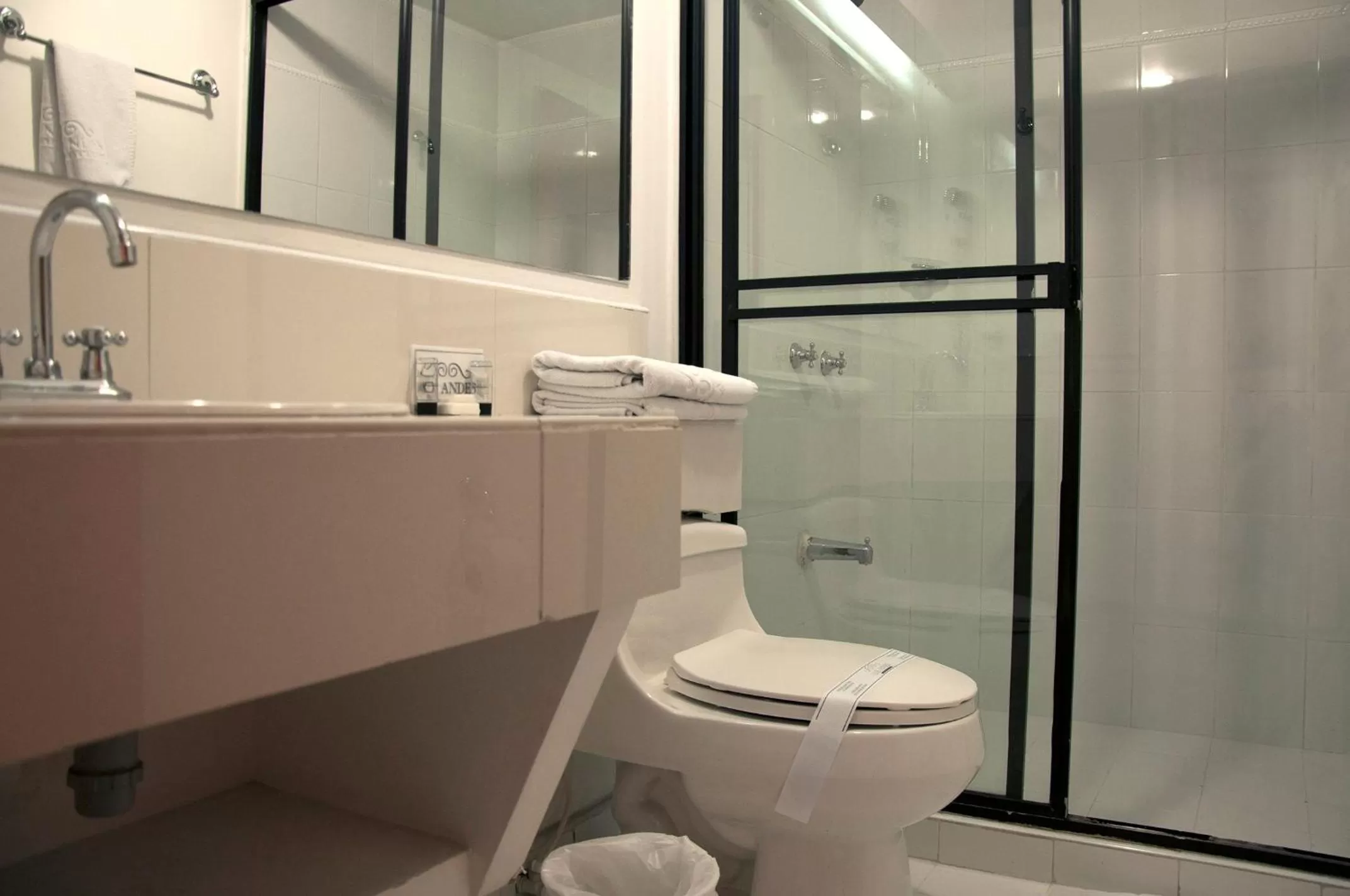 Bathroom in Apartaestudios Los Andes