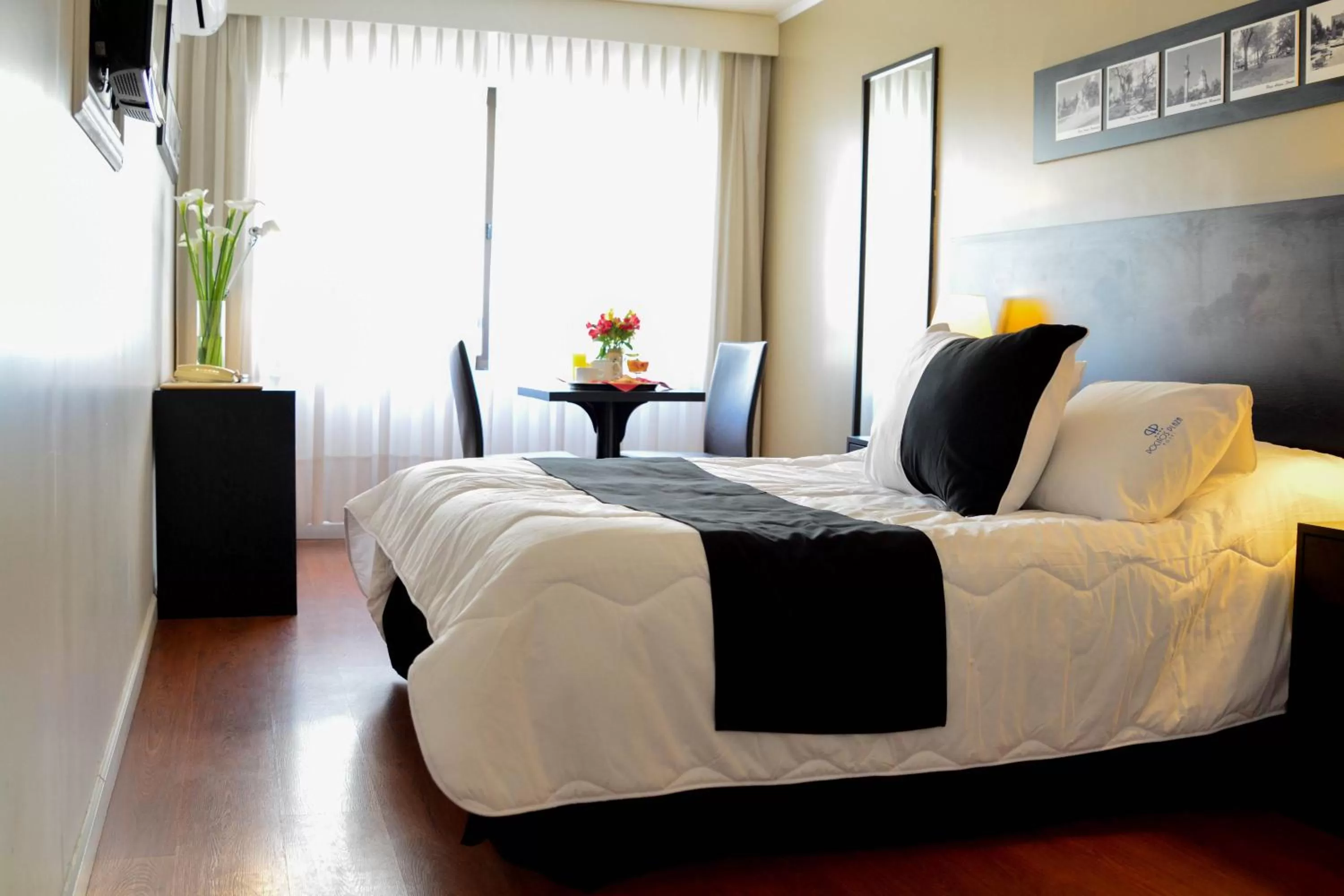 Bed in Pocitos Plaza Hotel