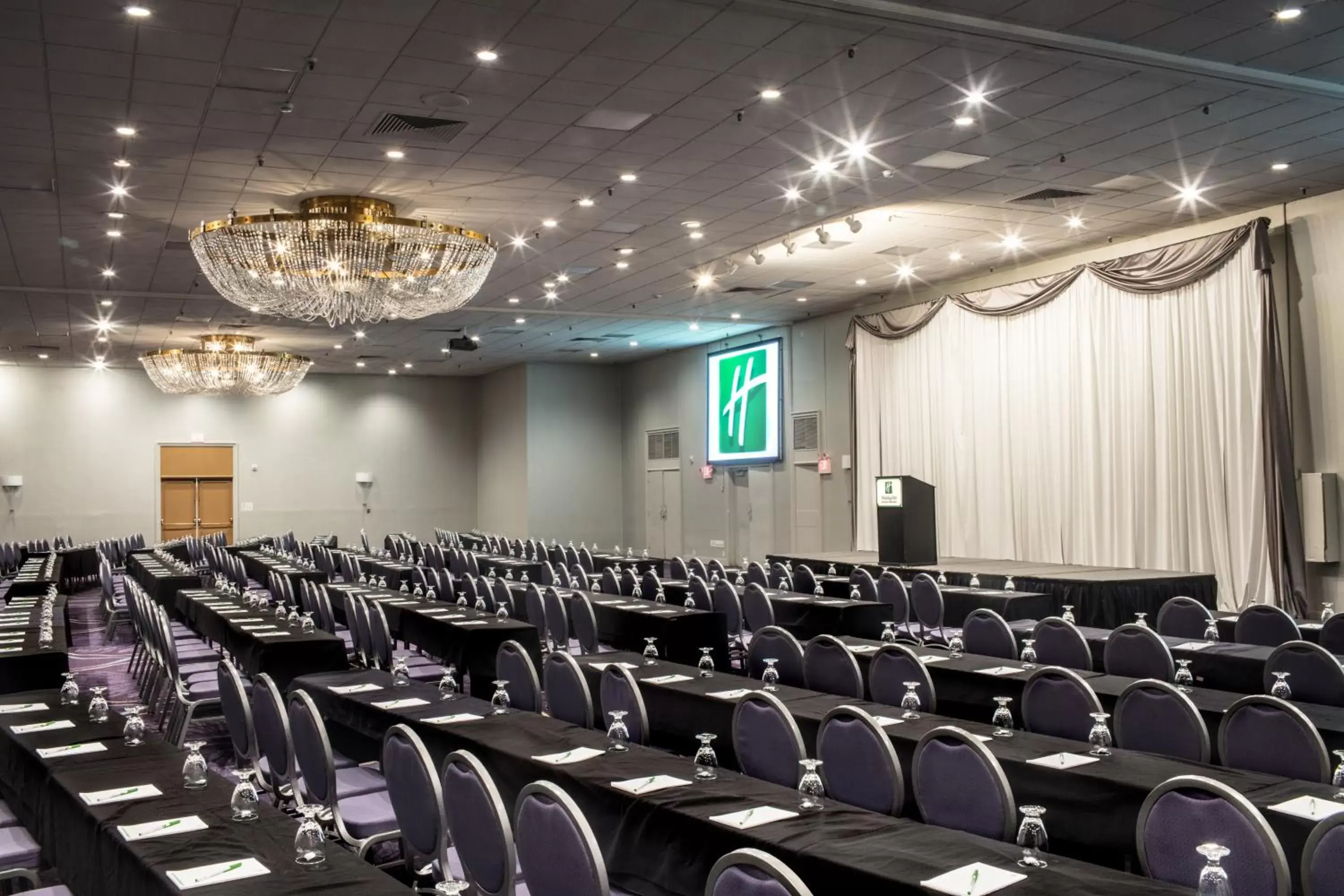 Meeting/conference room in Holiday Inn Rochester NY - Downtown, an IHG Hotel