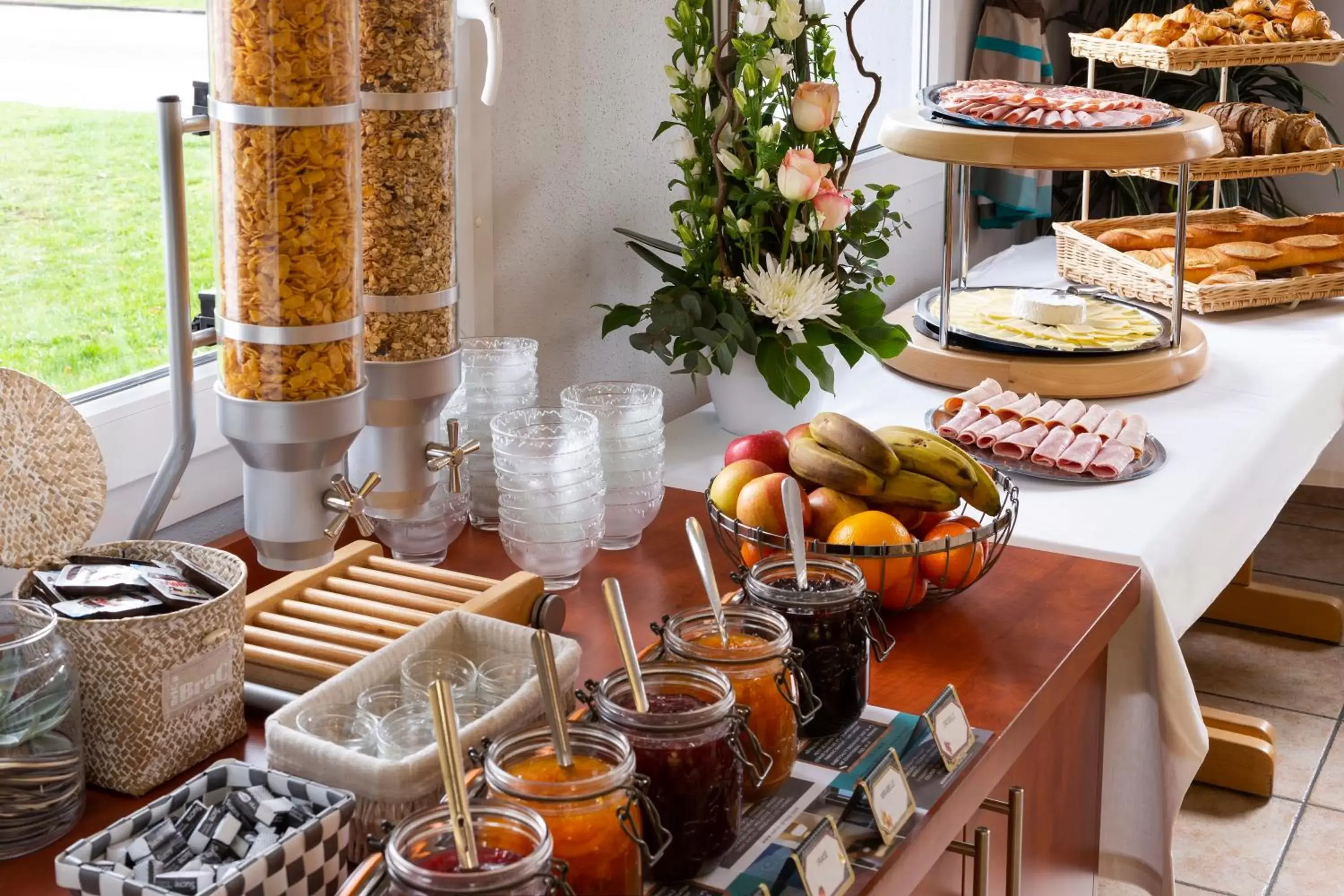 Buffet breakfast in B&B HOTEL Mulhouse Kingersheim