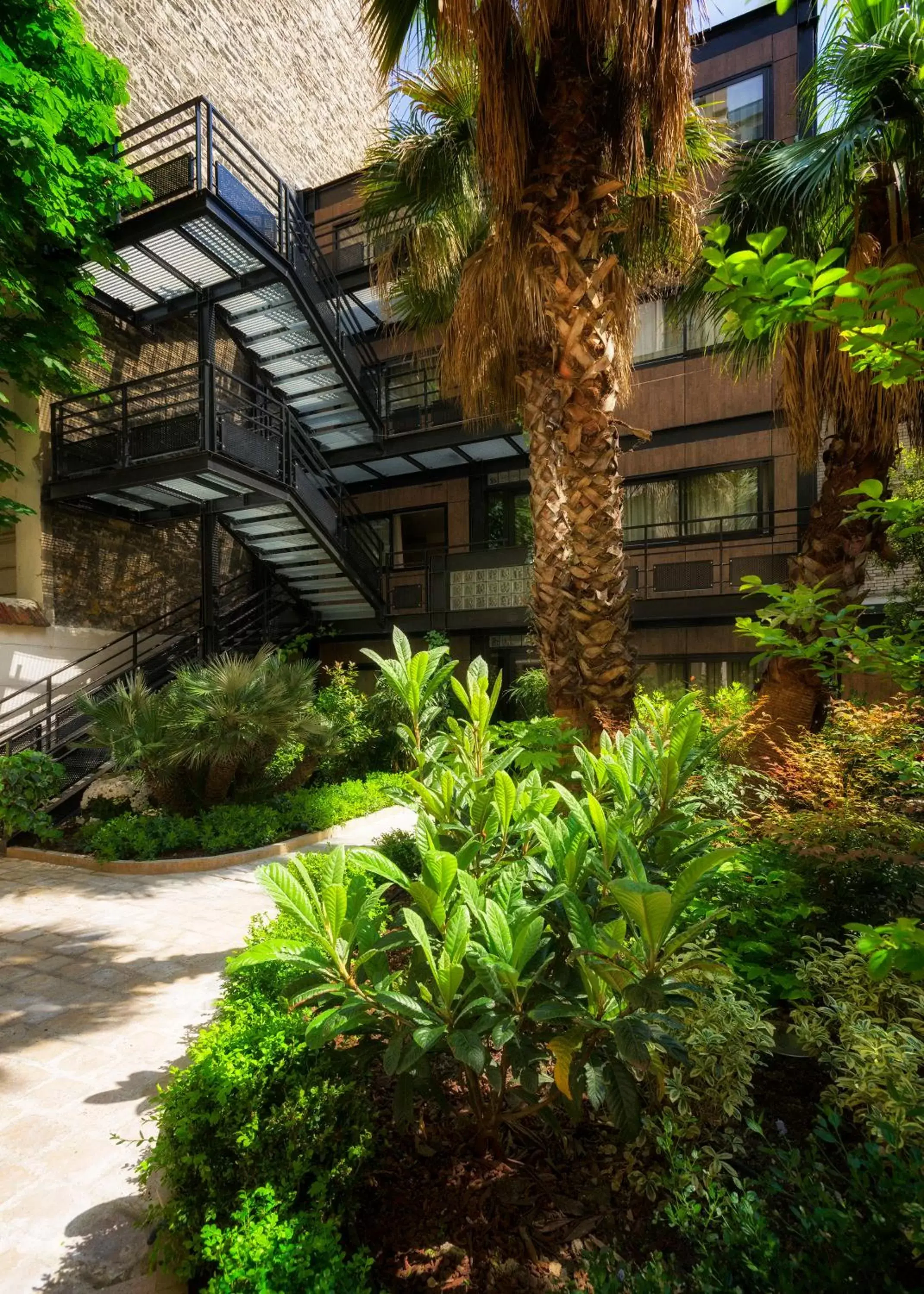 Facade/entrance in B Montmartre Facade/entrance in B Montmartre