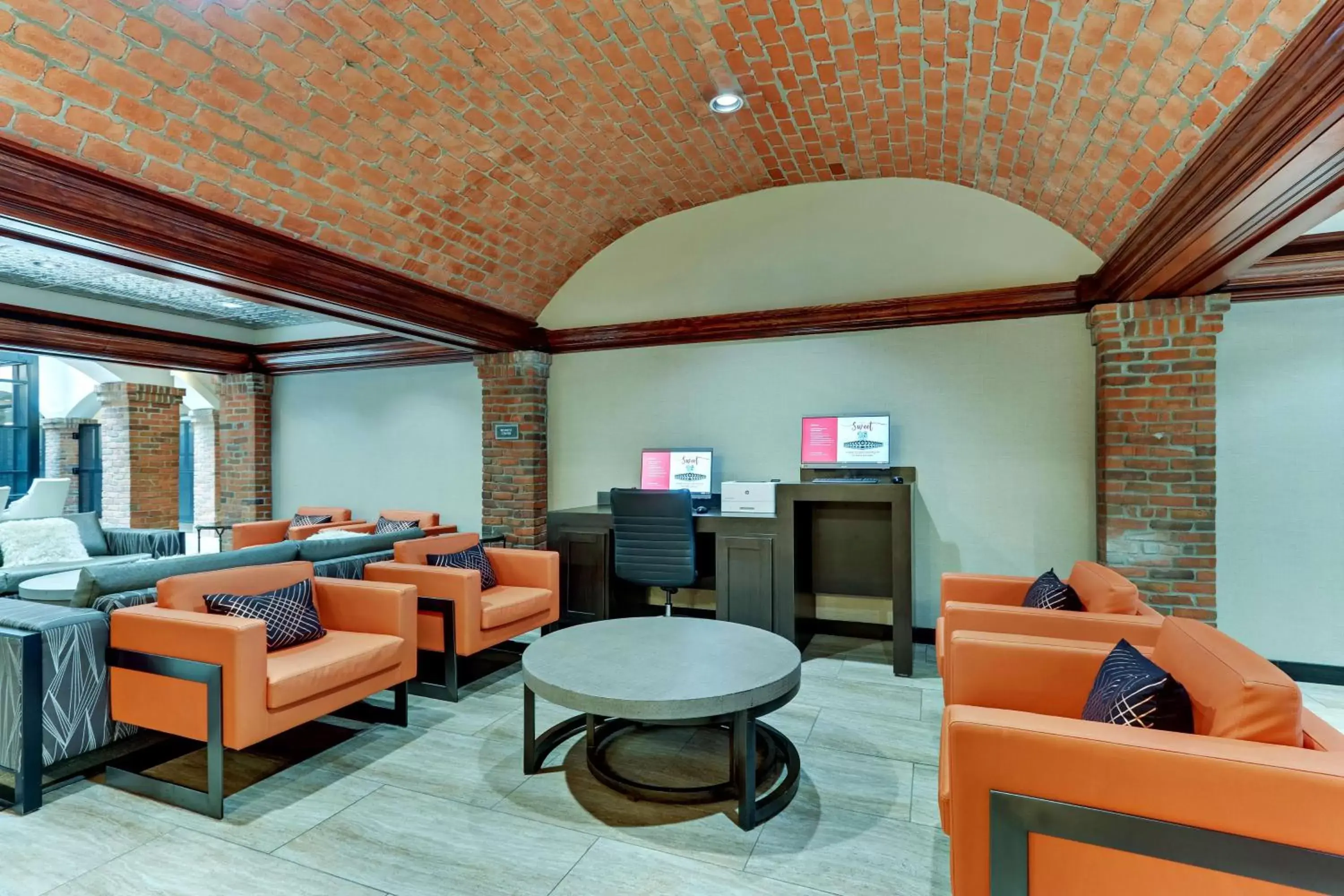 Business facilities, Lounge/Bar in Drury Plaza Hotel St. Paul Downtown