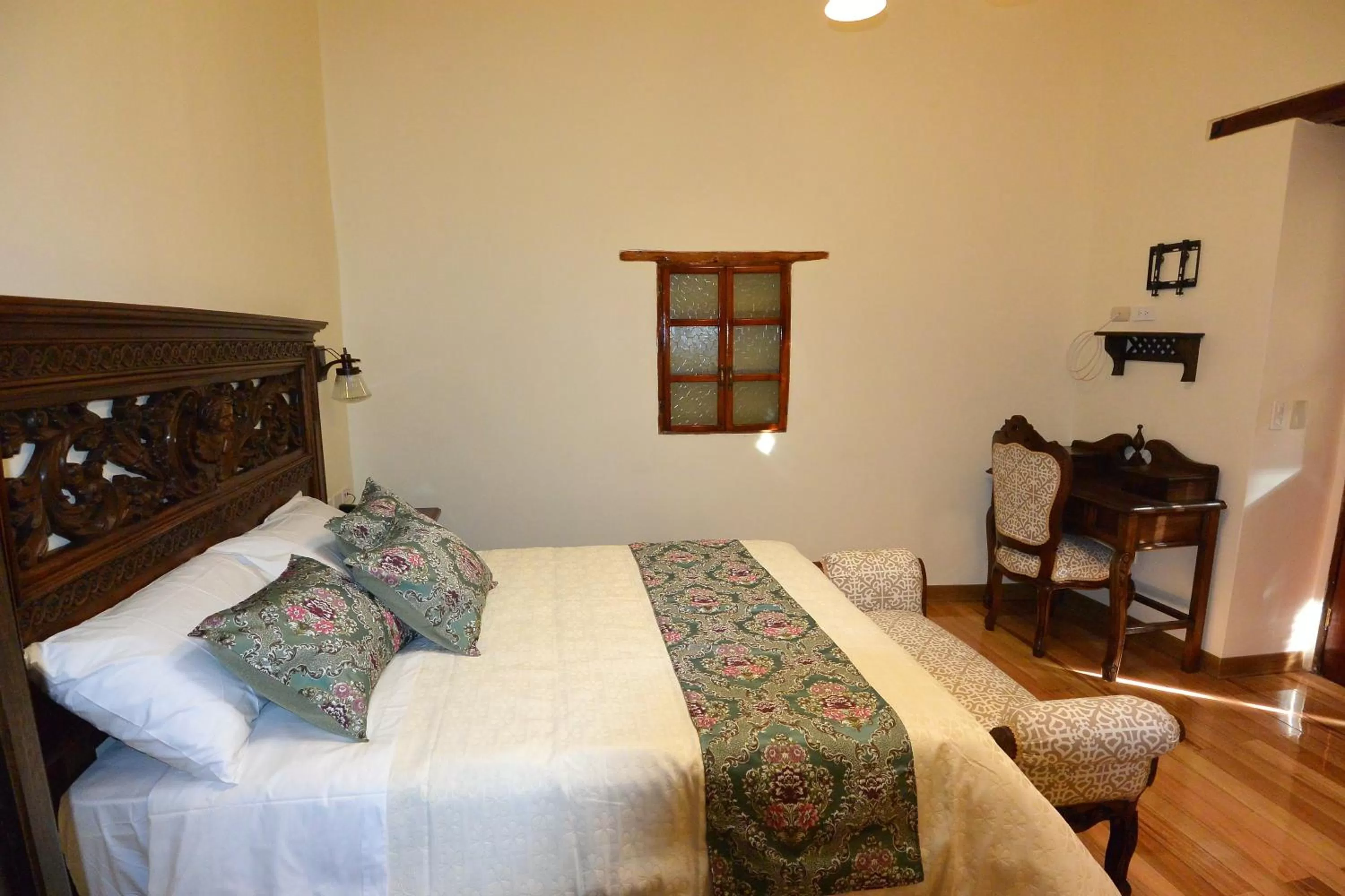 Bed in Hotel La Basílica Quito