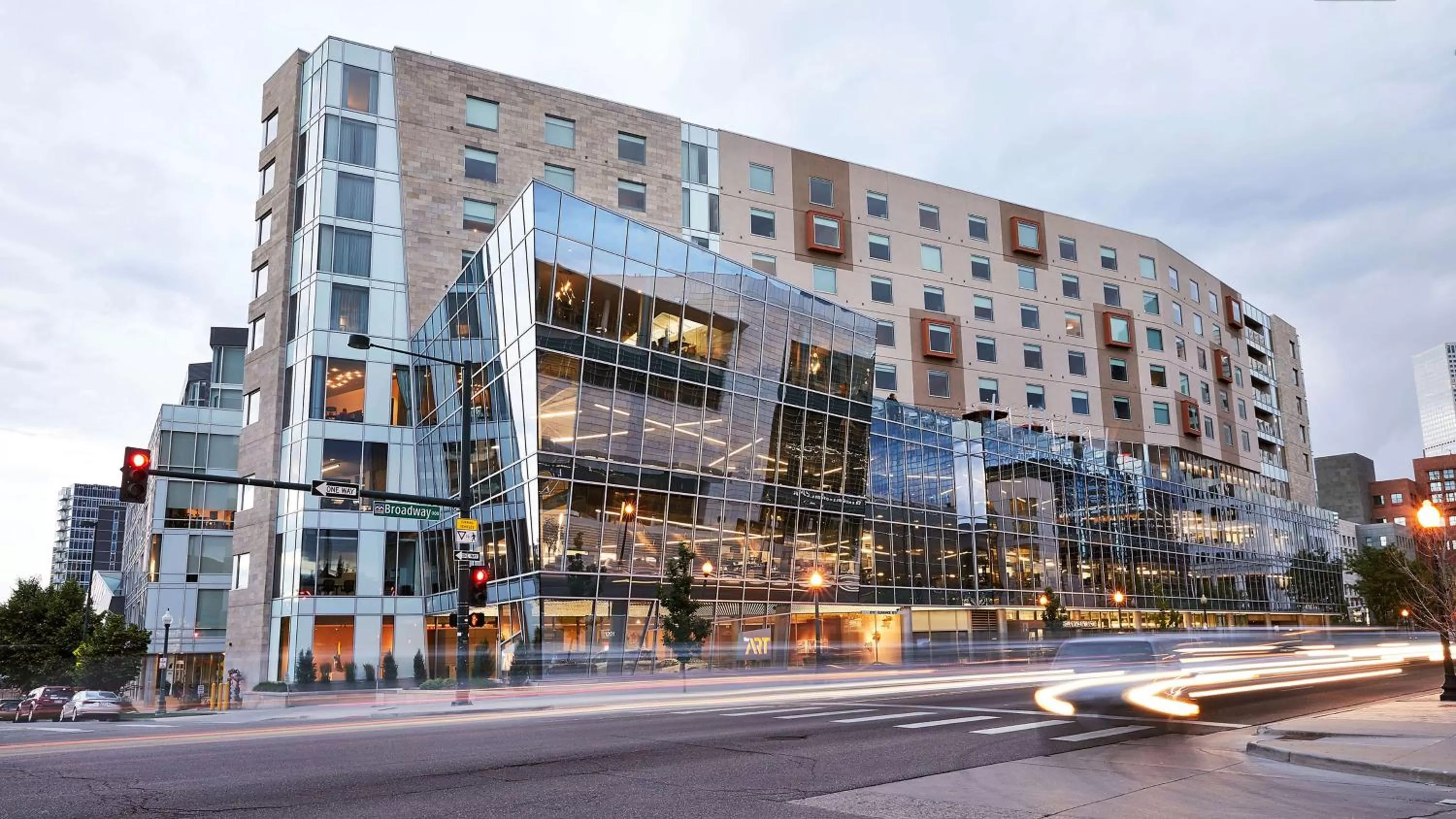 The Art Hotel Denver, Curio Collection by Hilton