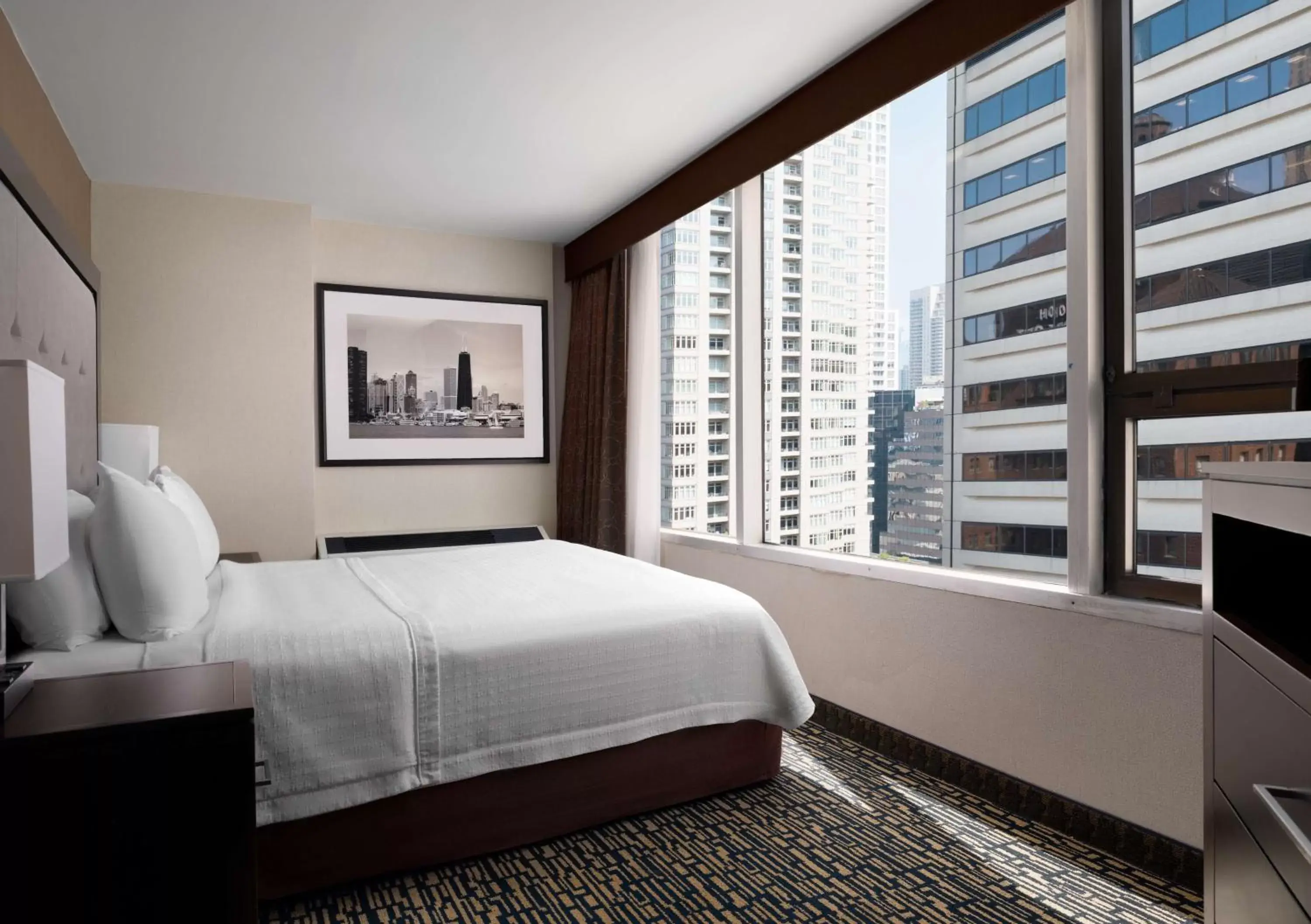 Bed in Homewood Suites by Hilton Chicago Downtown - Magnificent Mile