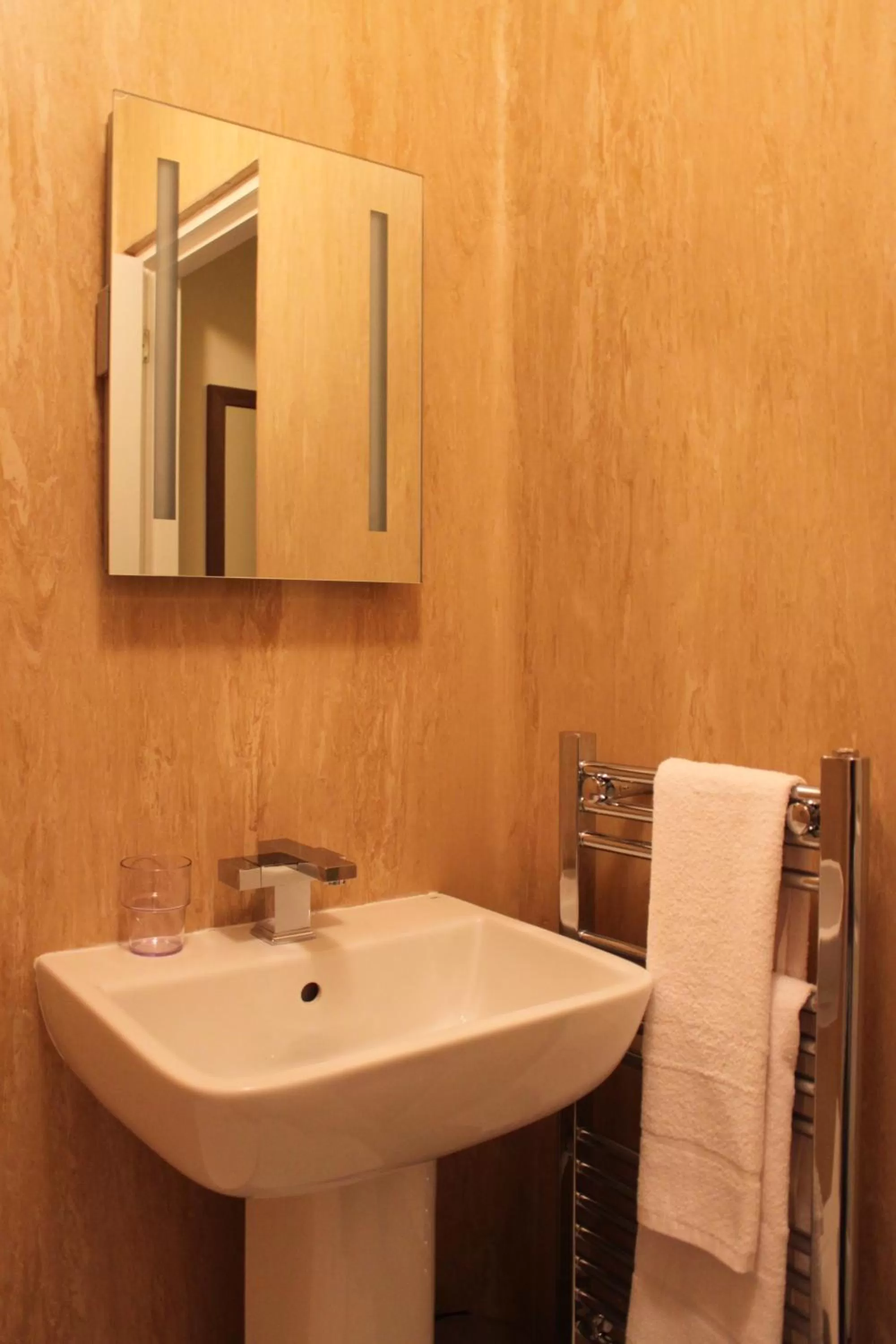 Bathroom in Prince Regent Hotel Excel London