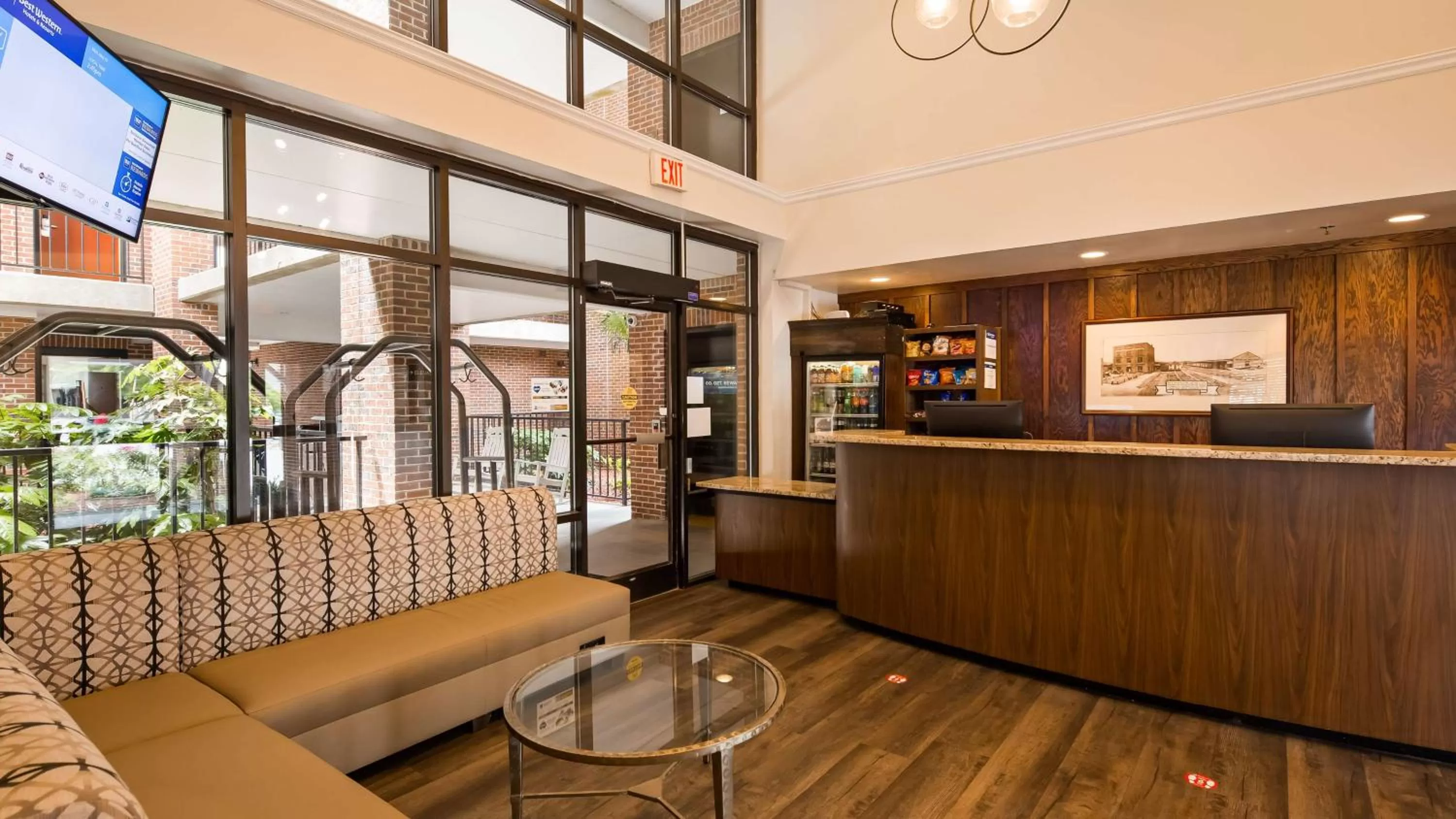 Lobby or reception in Best Western Plus Coastline Inn