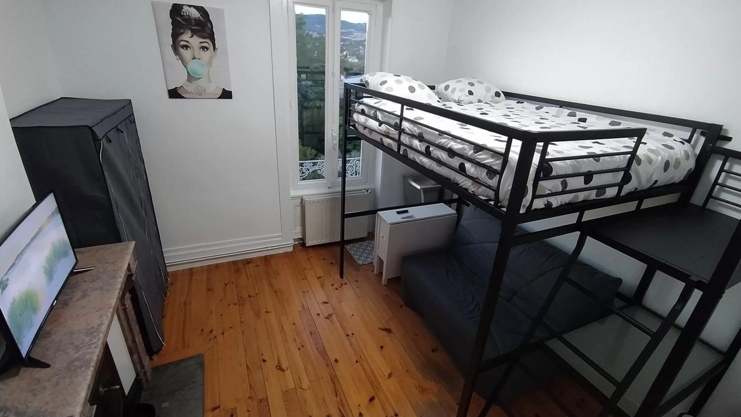 Bed in La Batisse de Saint-Chamond ( chambres )