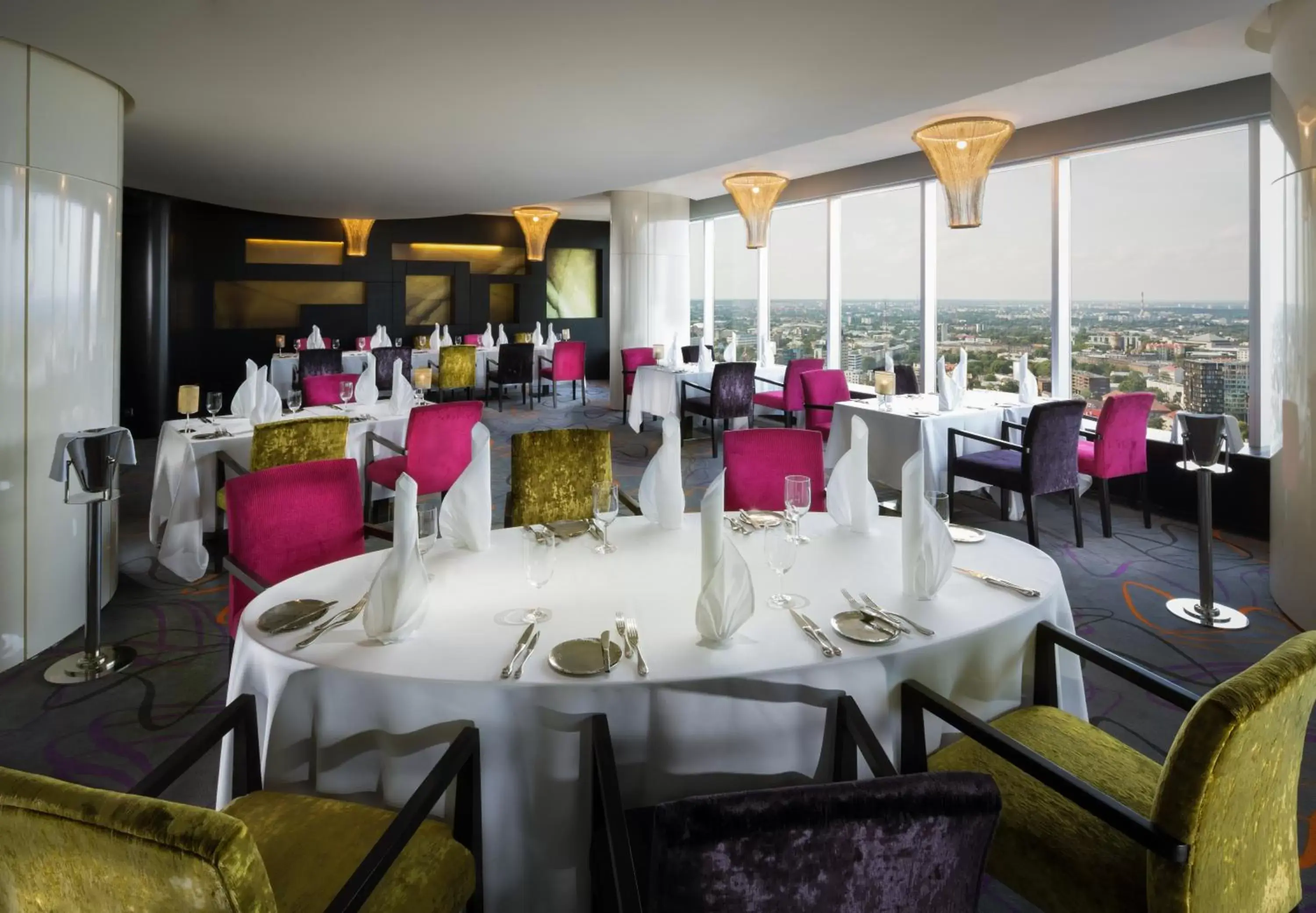 Restaurant/Places to Eat in Swissotel Tallinn