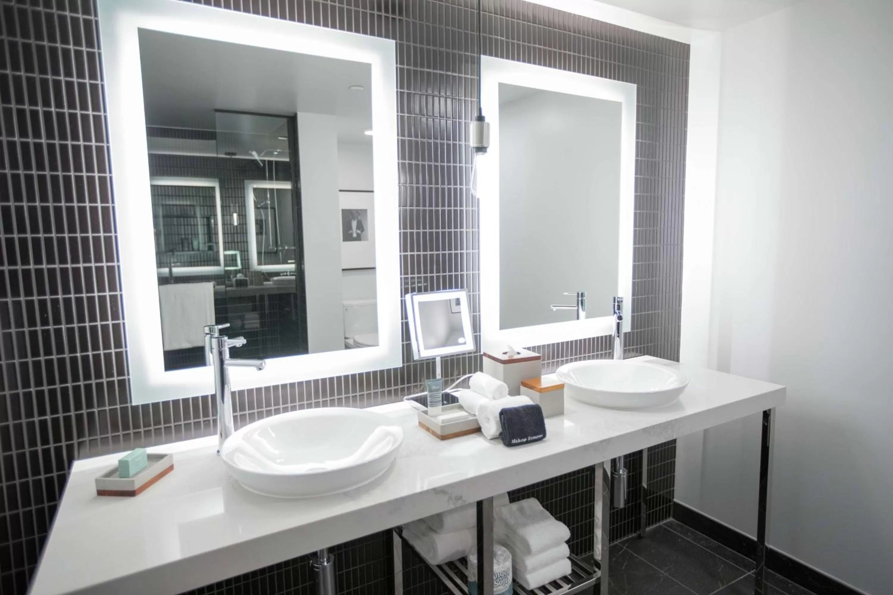 Bathroom in The Sound Hotel Seattle Belltown, Tapestry Collection