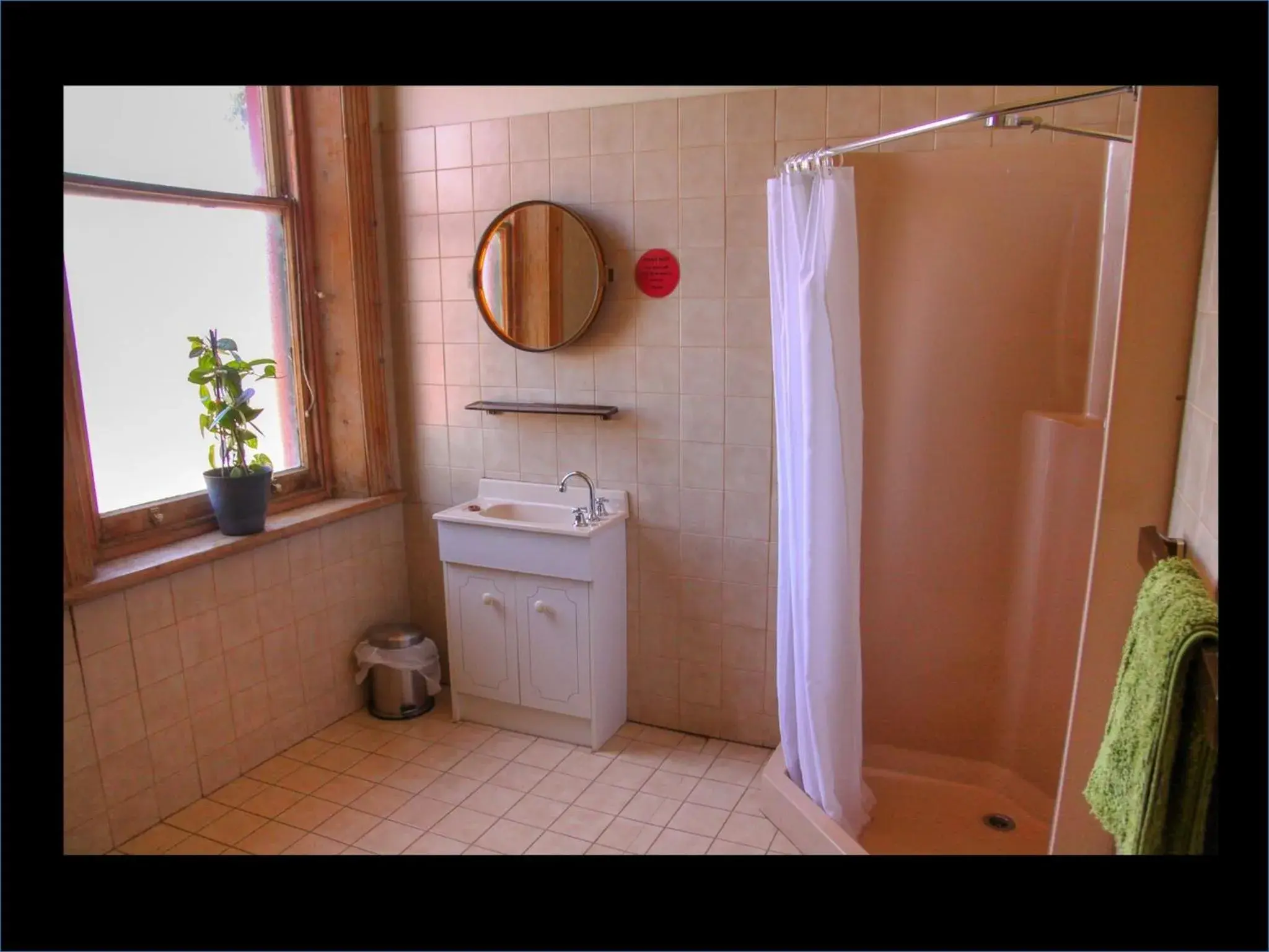 Bathroom in Pampas Motel Port Augusta