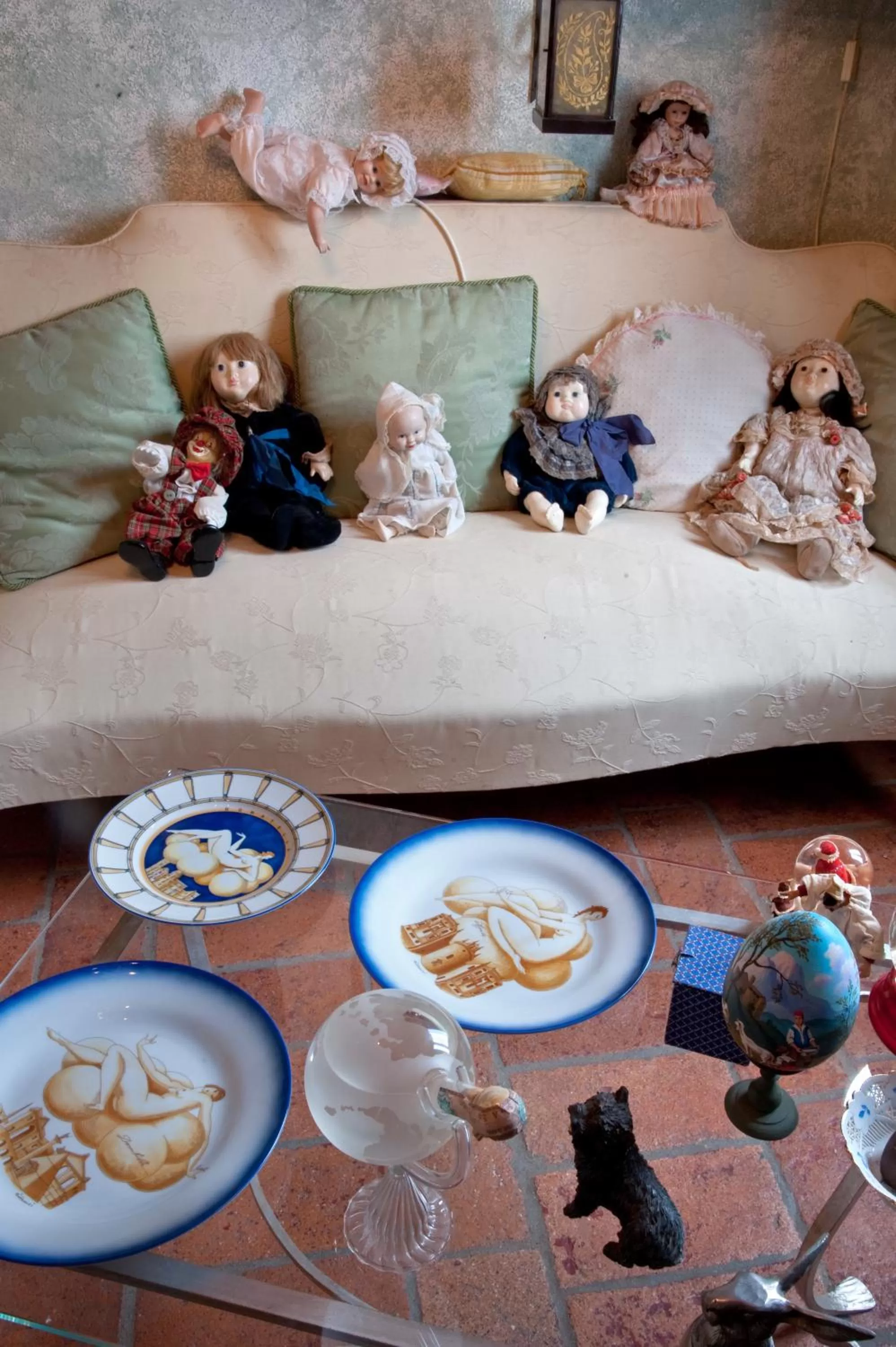 Decorative detail in Ulivo Rosso