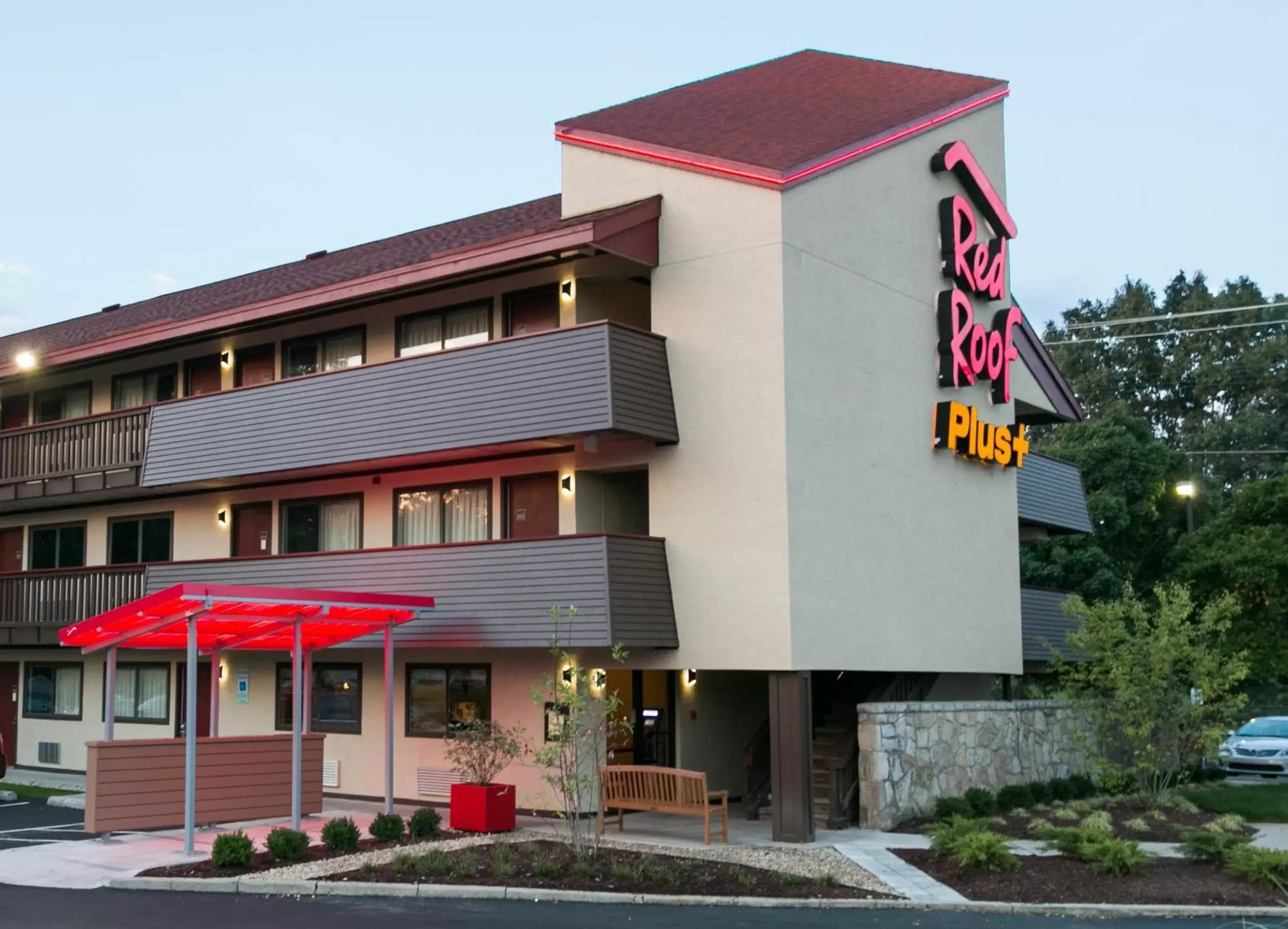 Property Building in Red Roof Inn PLUS+ Columbus-Ohio State University OSU