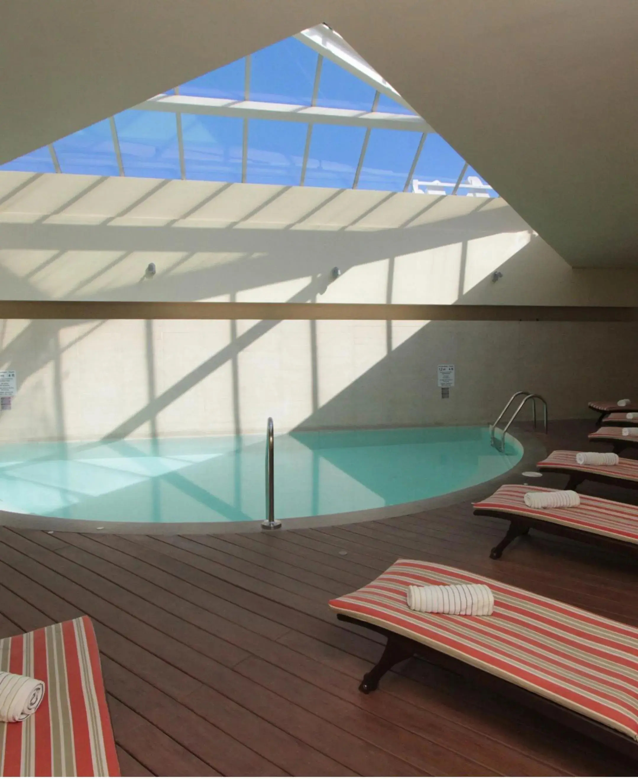 Swimming Pool in Radisson Hotel Puerto Varas
