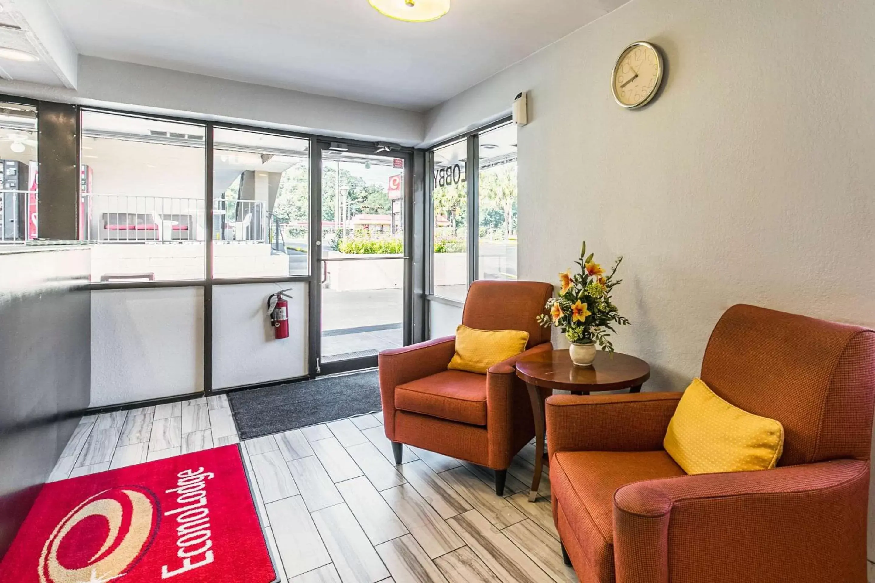 Lobby or reception, Seating Area in Econo Lodge North