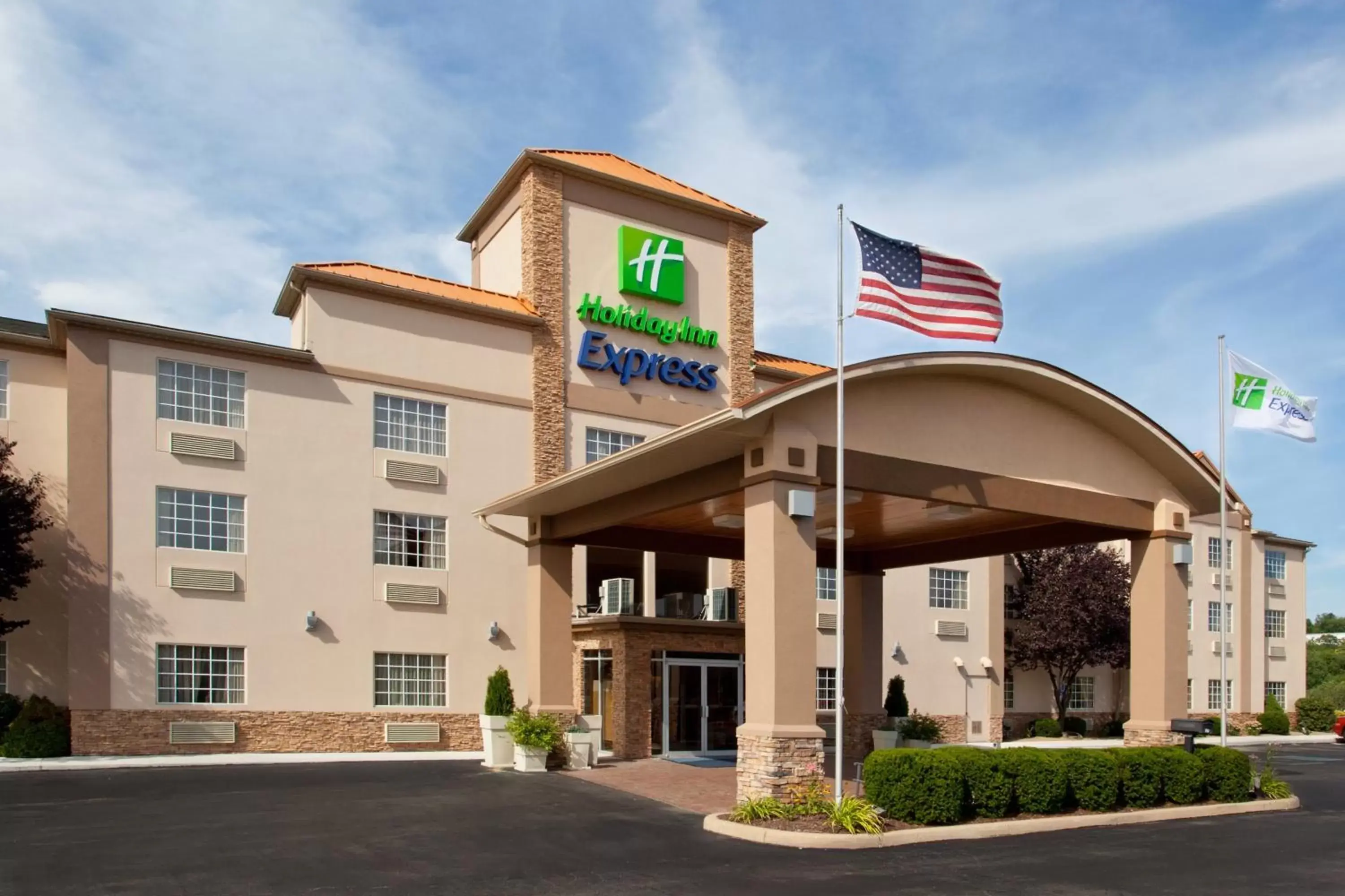 Property building in Holiday Inn Express Murrysville - Delmont, an IHG Hotel
