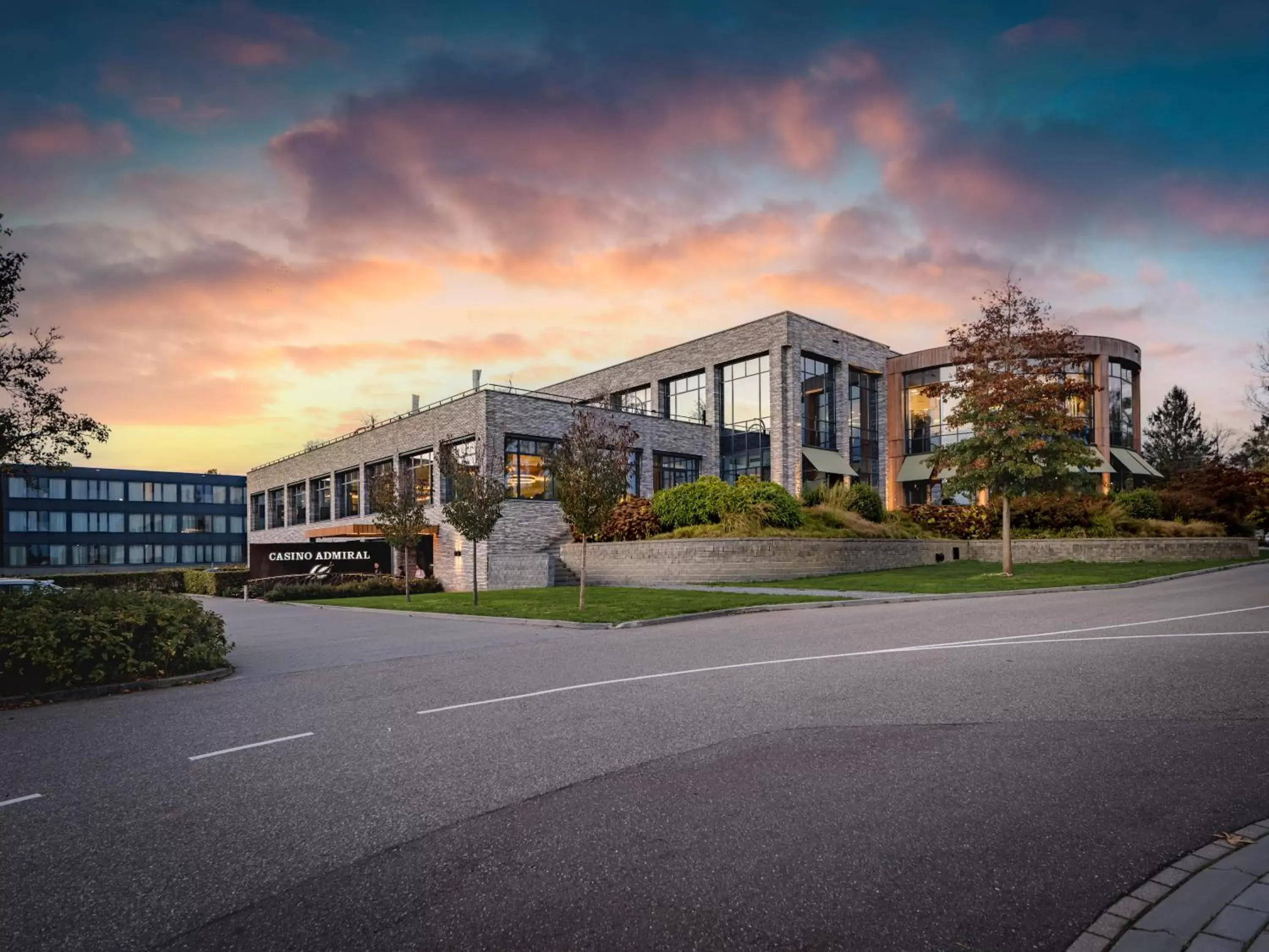 Facade/entrance, Property Building in Van der Valk Hotel Heerlen