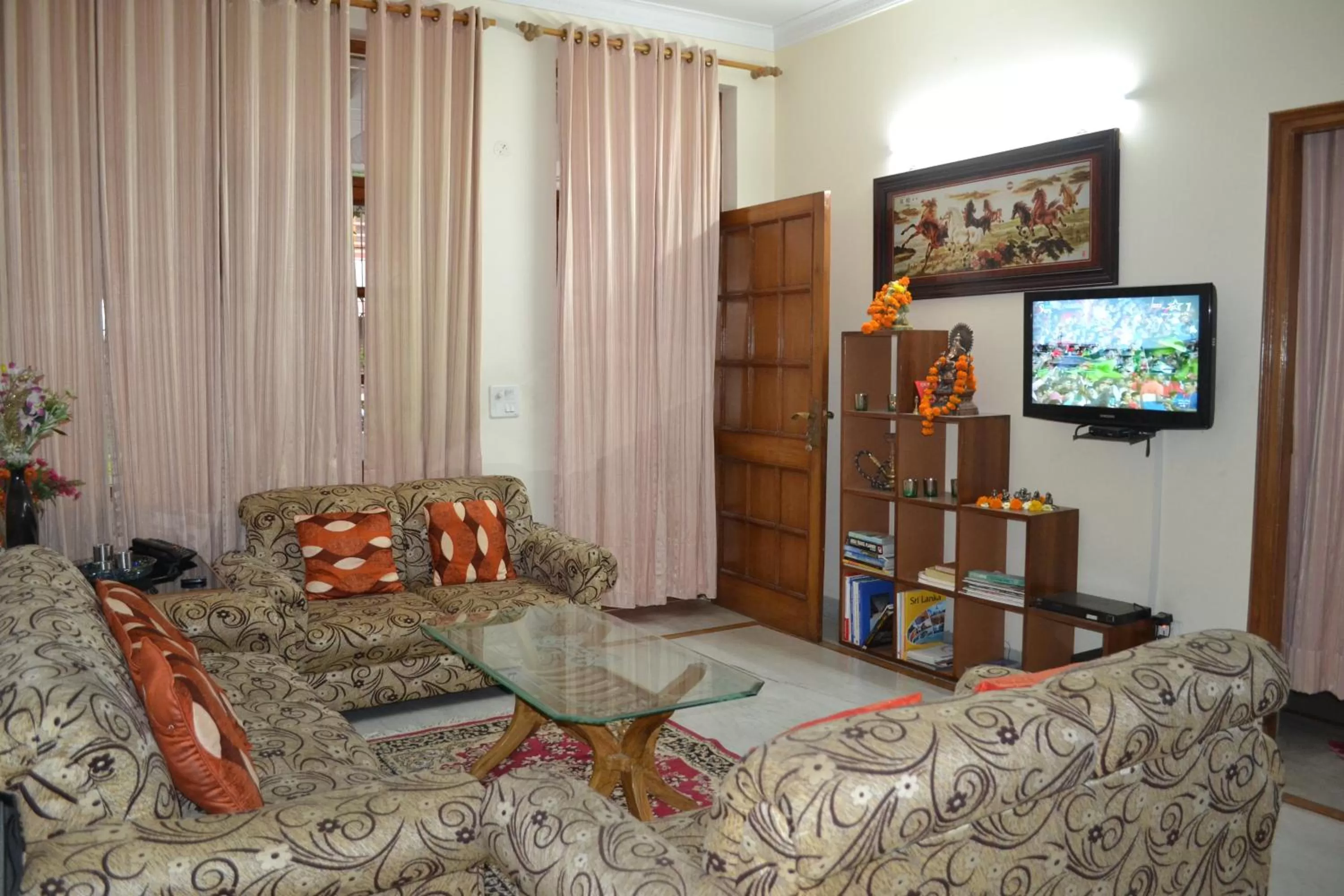Lobby or reception, Seating Area in Raj Cottage Ganga Vatika