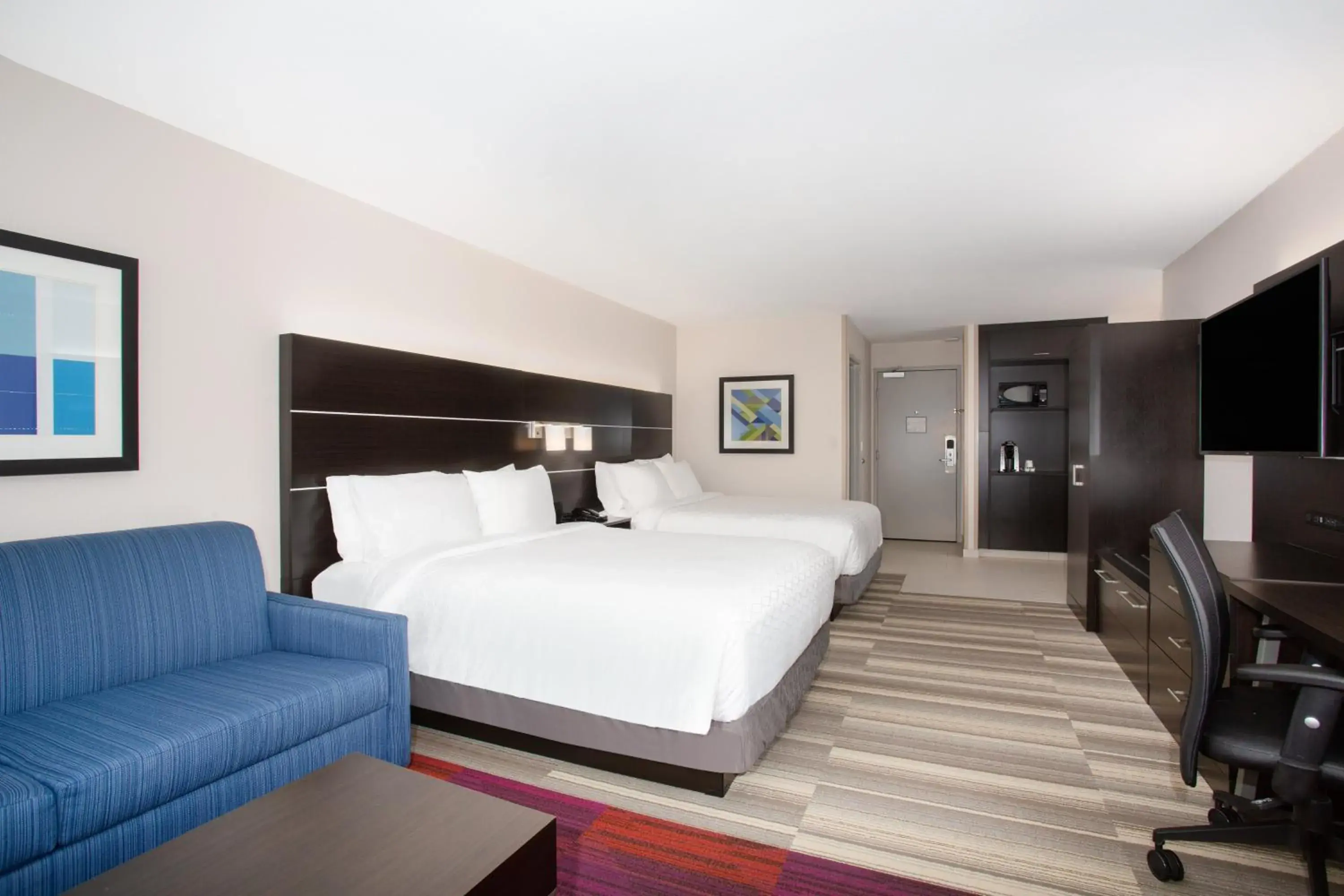 Photo of the whole room in Holiday Inn Express & Suites Lincoln City, an IHG Hotel