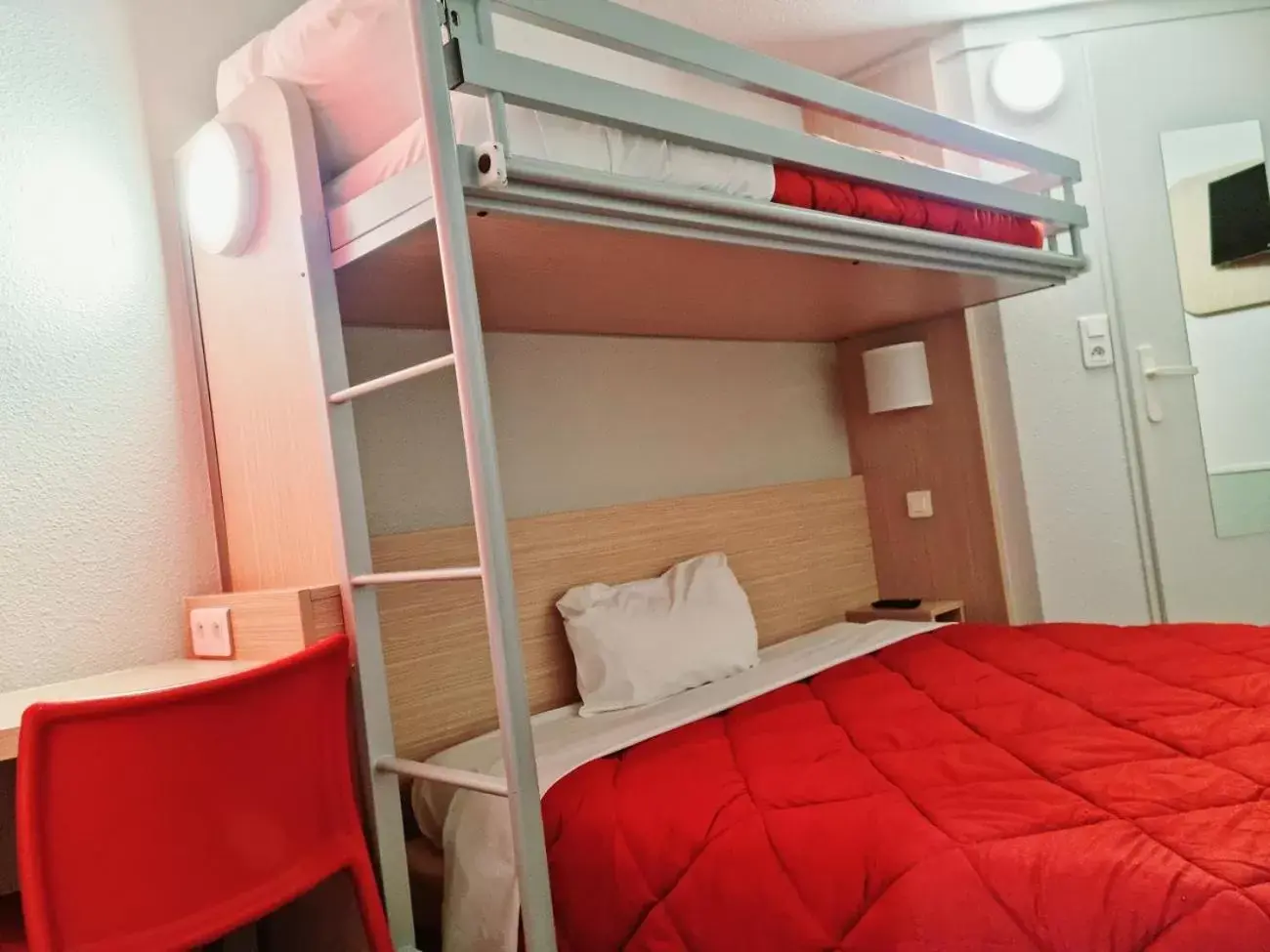 Bedroom, Bunk Bed in Premiere Classe Honfleur