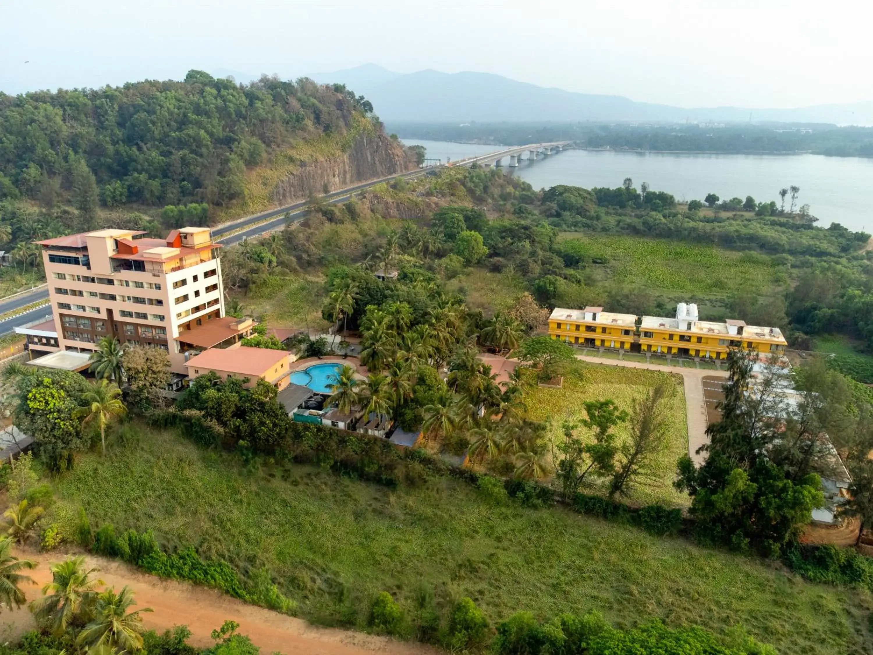 Property building, Bird's-eye View in Sterling Karwar