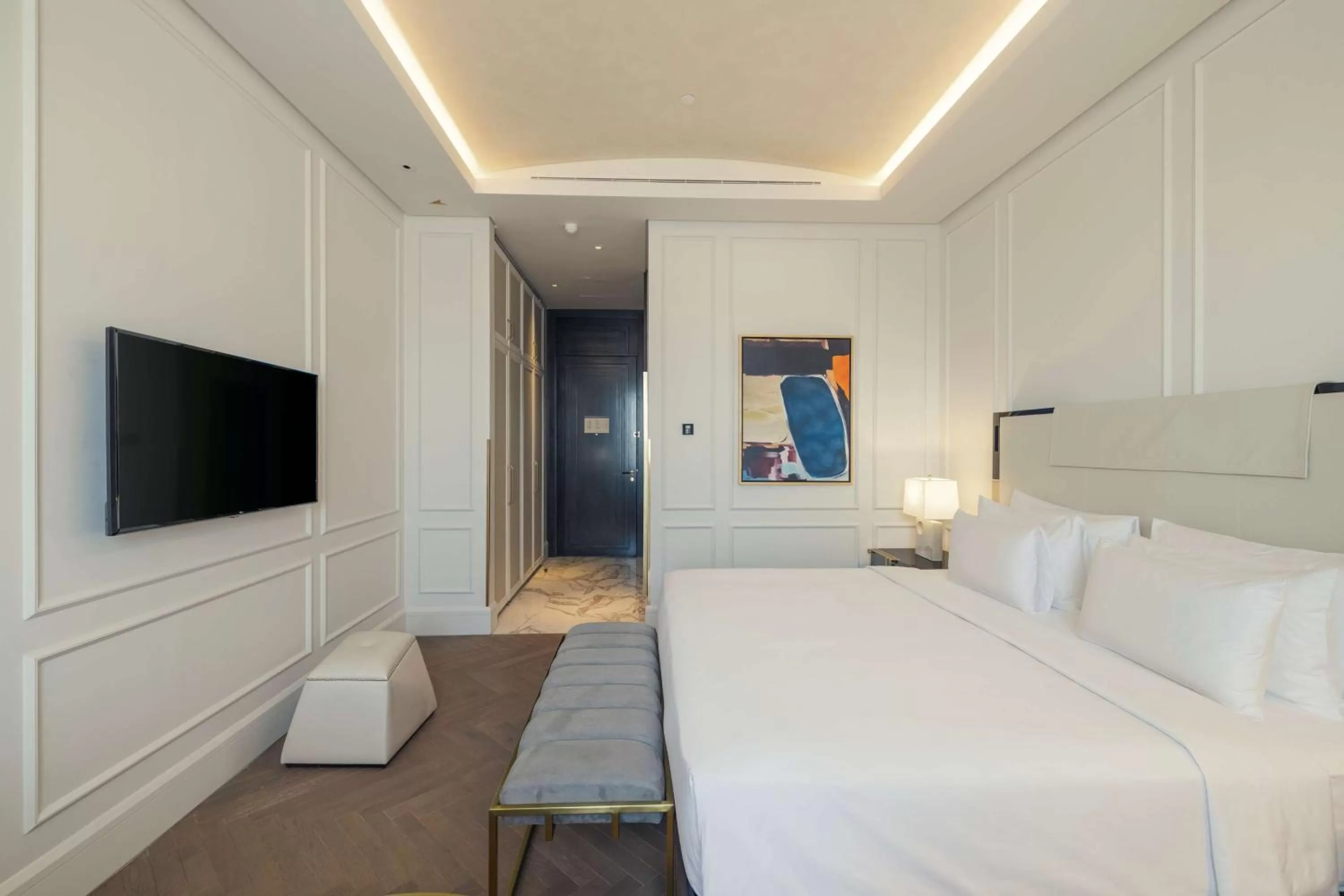 Bedroom, Bed in Mansard Riyadh, a Radisson Collection Hotel