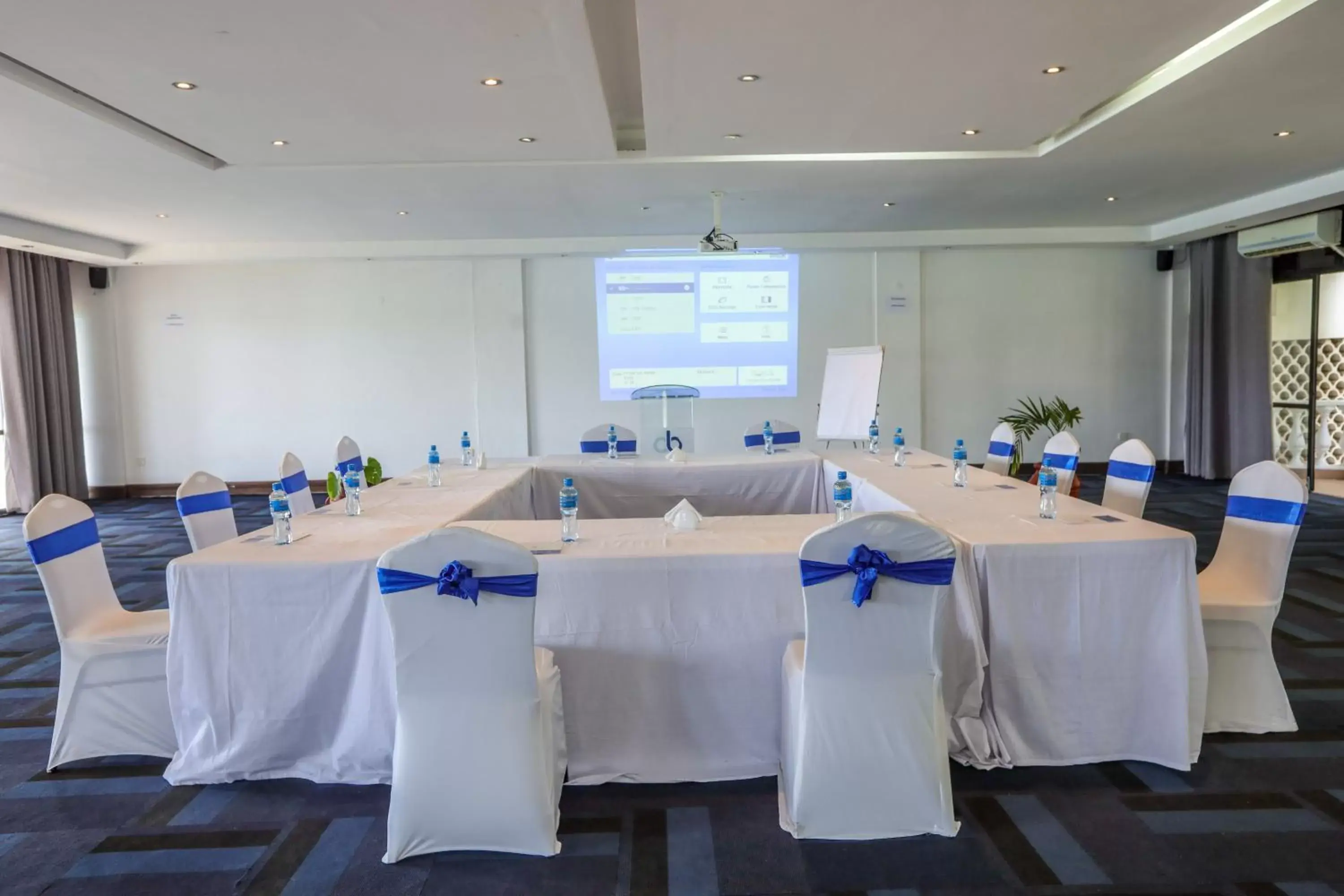 Meeting/conference room in CityBlue Creekside Hotel & Suites