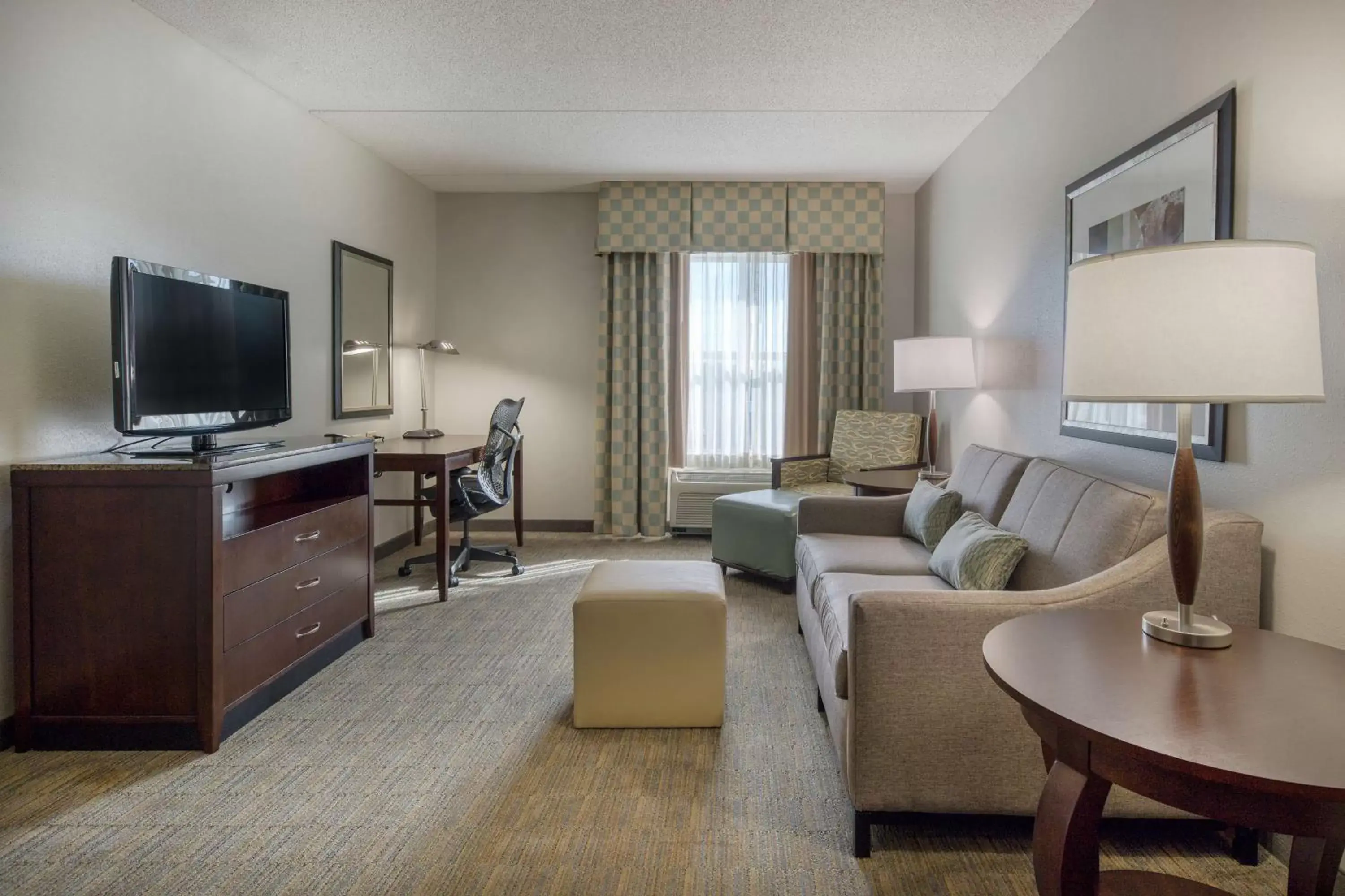 Bedroom, Seating Area in Hilton Garden Inn Durham Southpoint