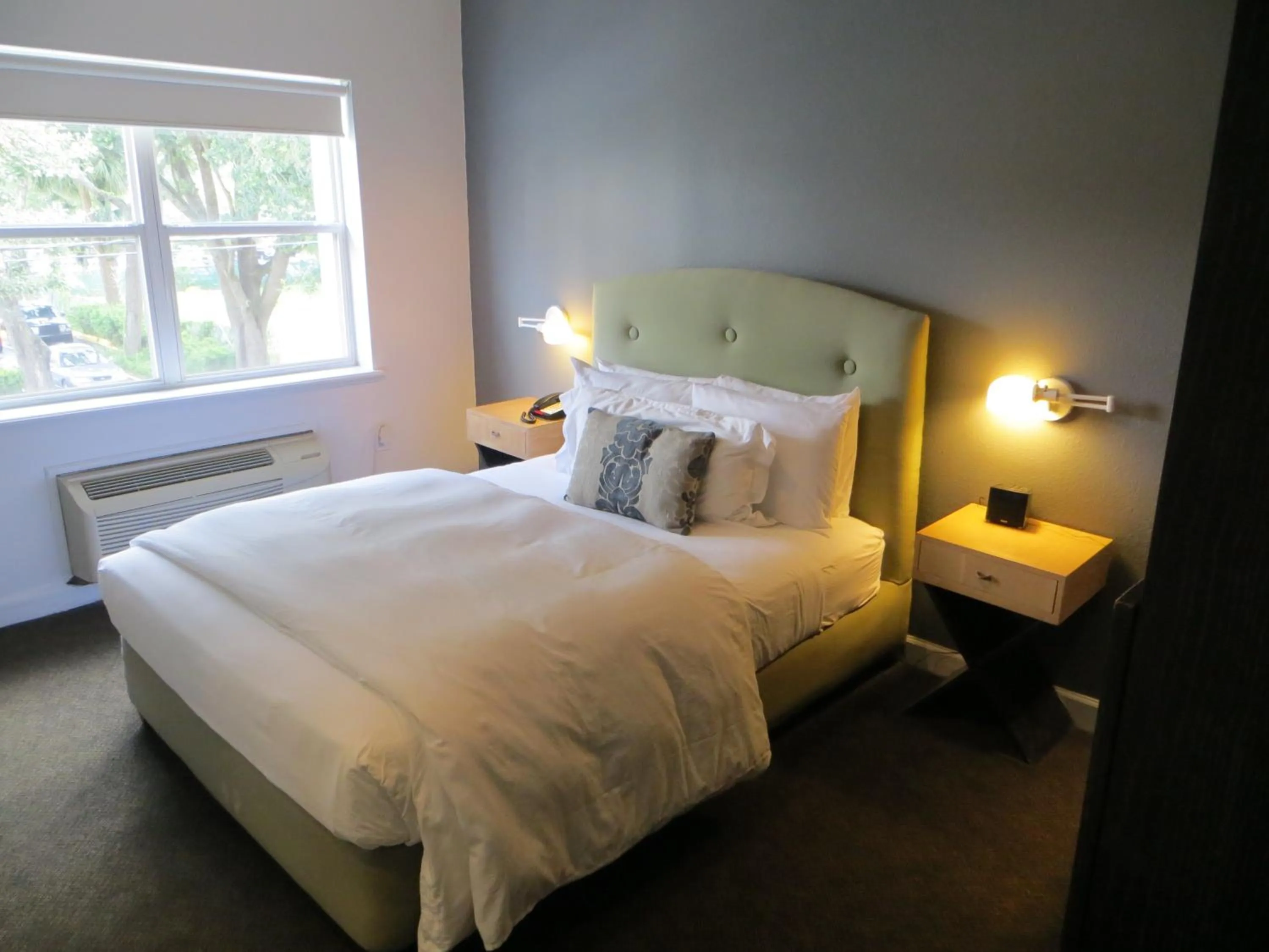 Photo of the whole room, Bed in The EO Inn - Downtown Orlando