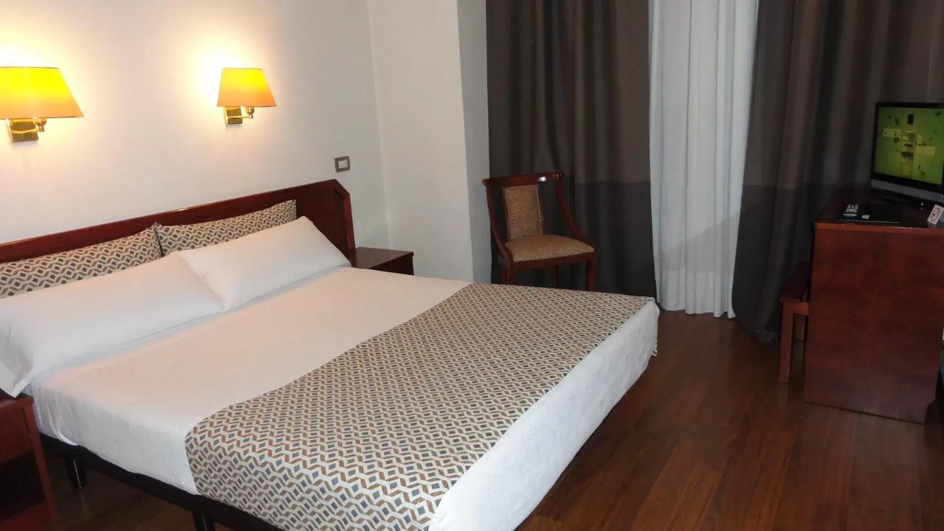 Bed in Hotel Compostela Vigo