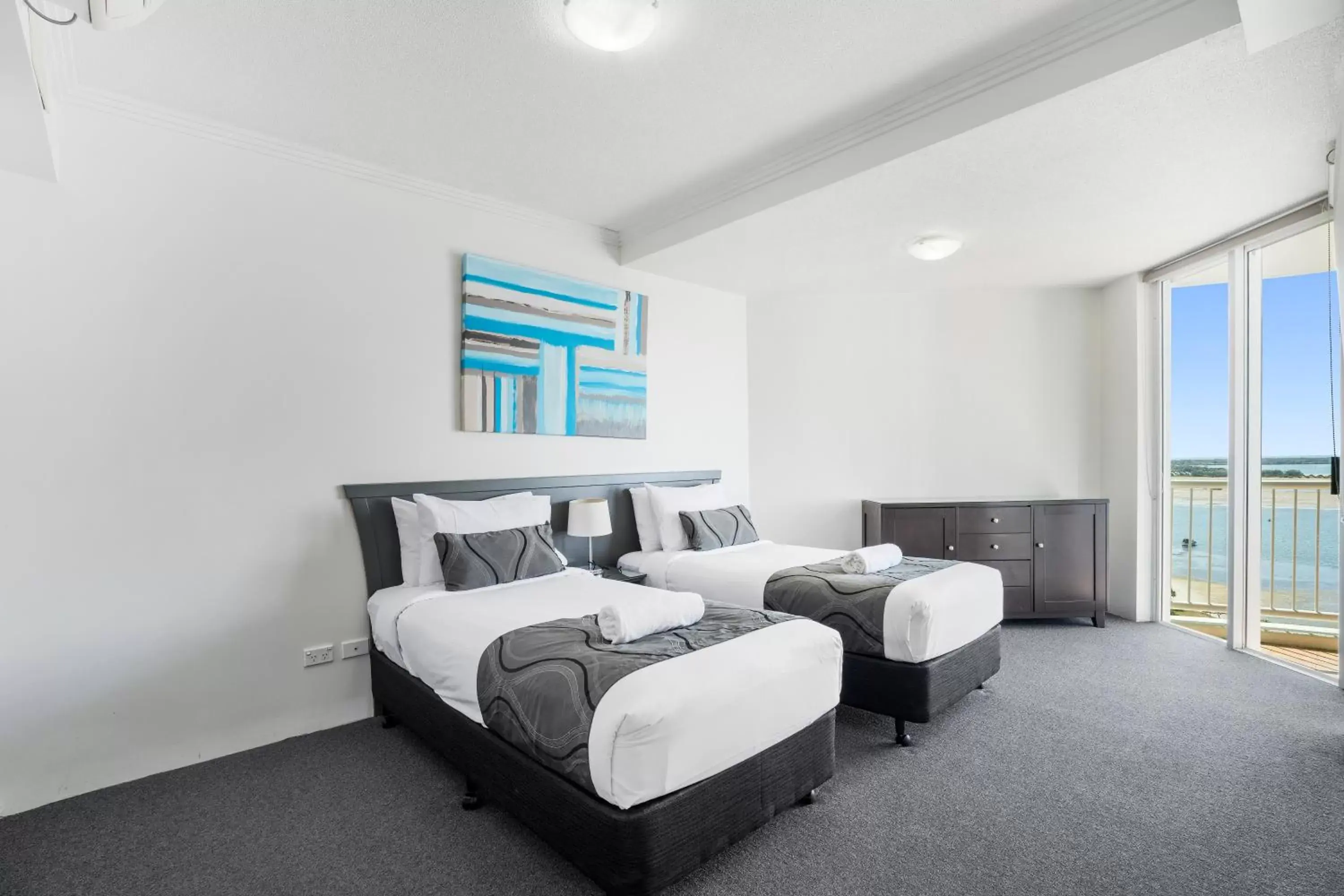 Bedroom, Bed in Crystal Bay On The Broadwater
