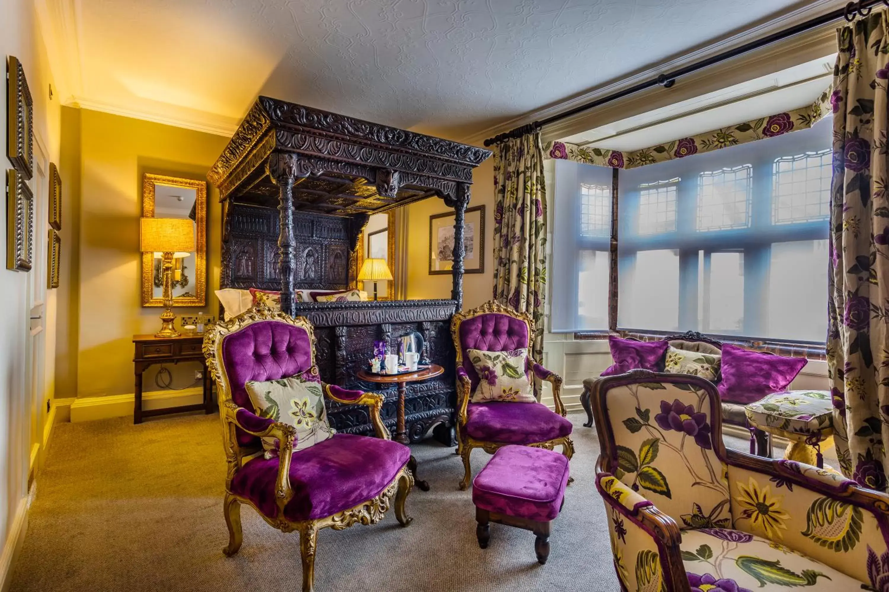 Bed, Seating Area in The Castle Hotel, Conwy, North Wales