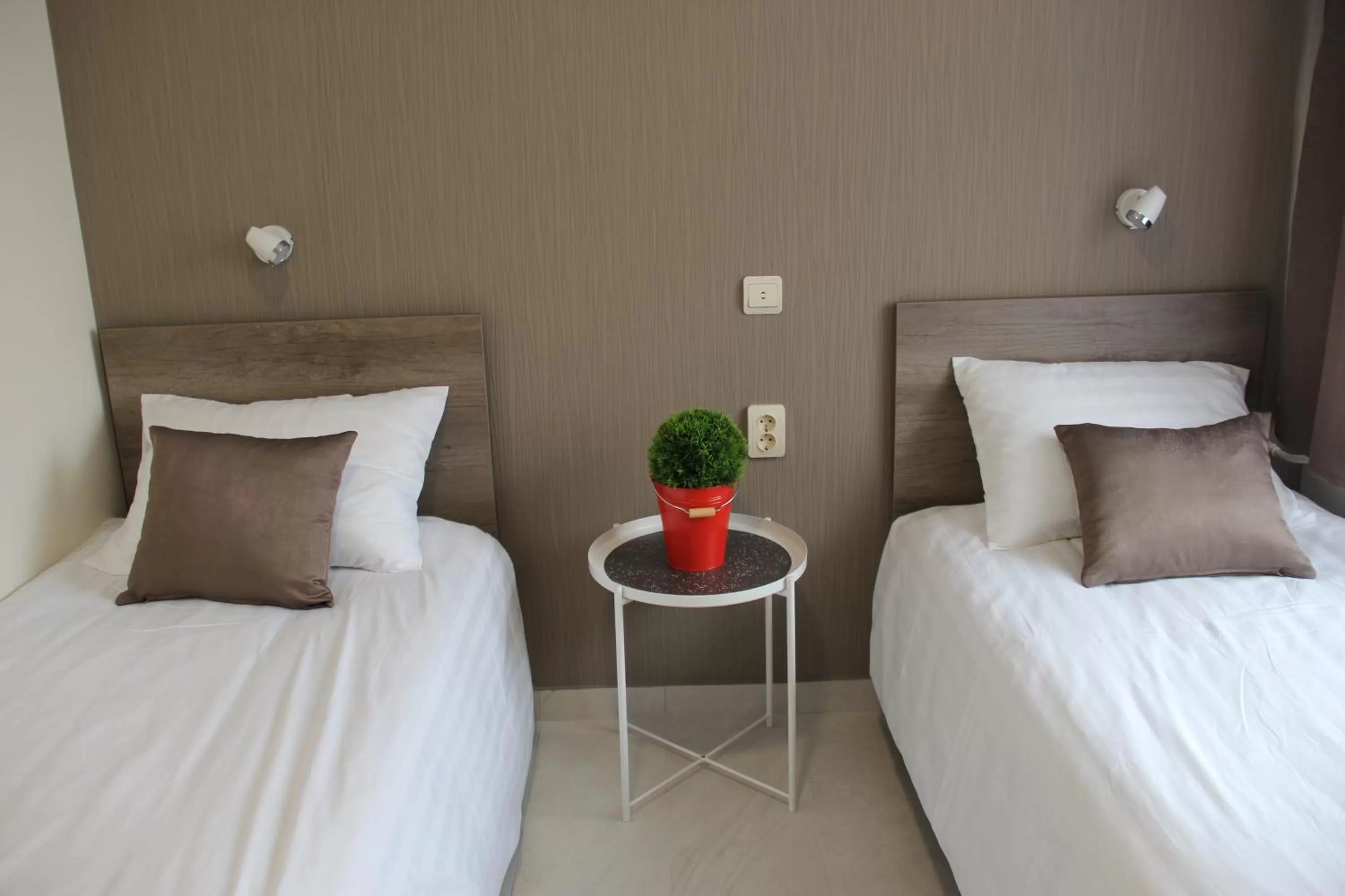 Bed in Familia Panzió & Apartmanház Győr