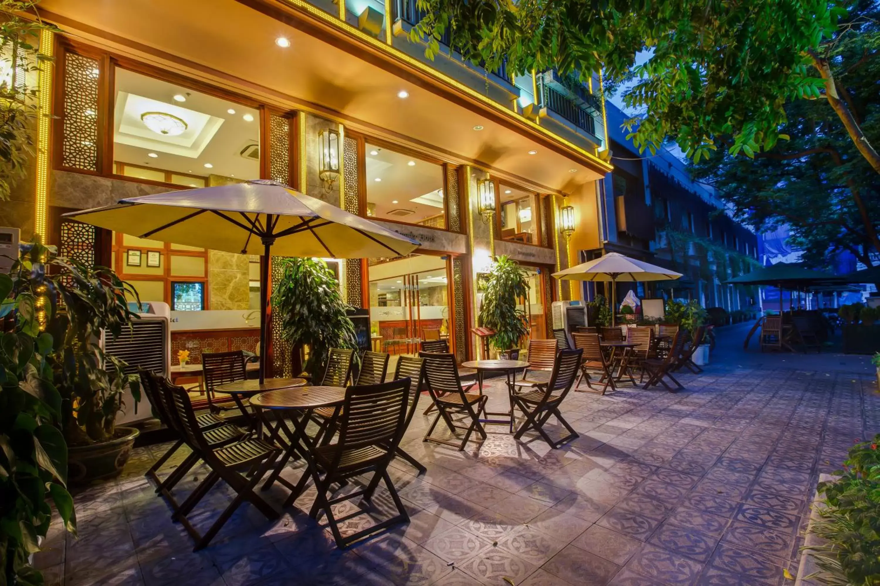 Patio, Restaurant/Places to Eat in Conifer Boutique Hotel