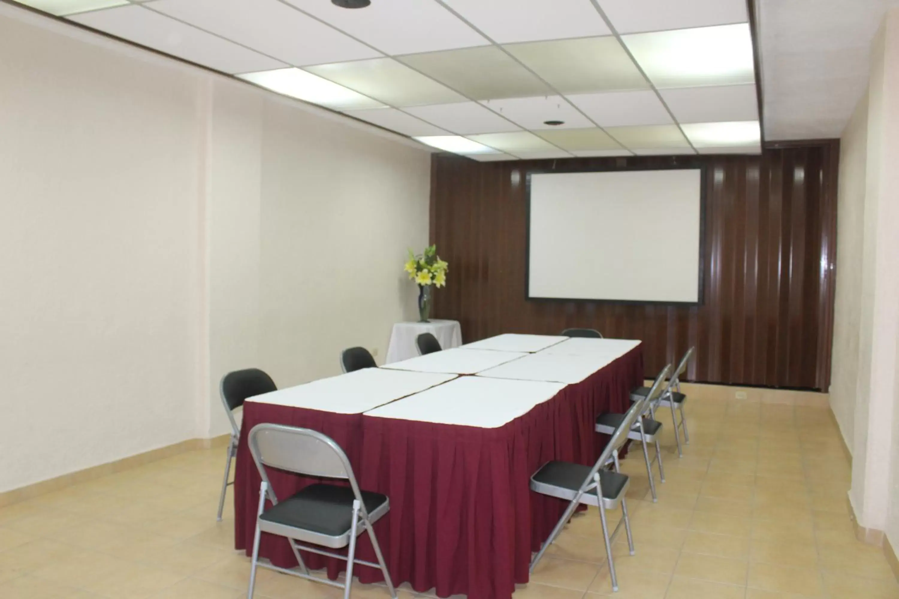 Meeting/conference room in Suites Colonial