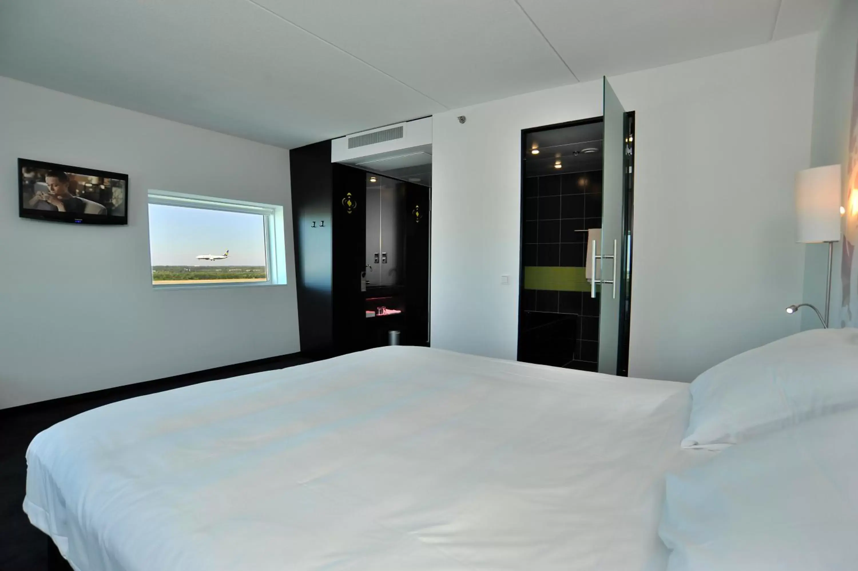 Bed in Tulip Inn Eindhoven Airport