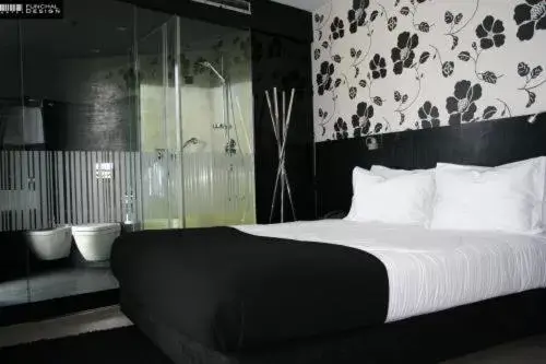 Photo of the whole room, Bed in Funchal Design Hotel