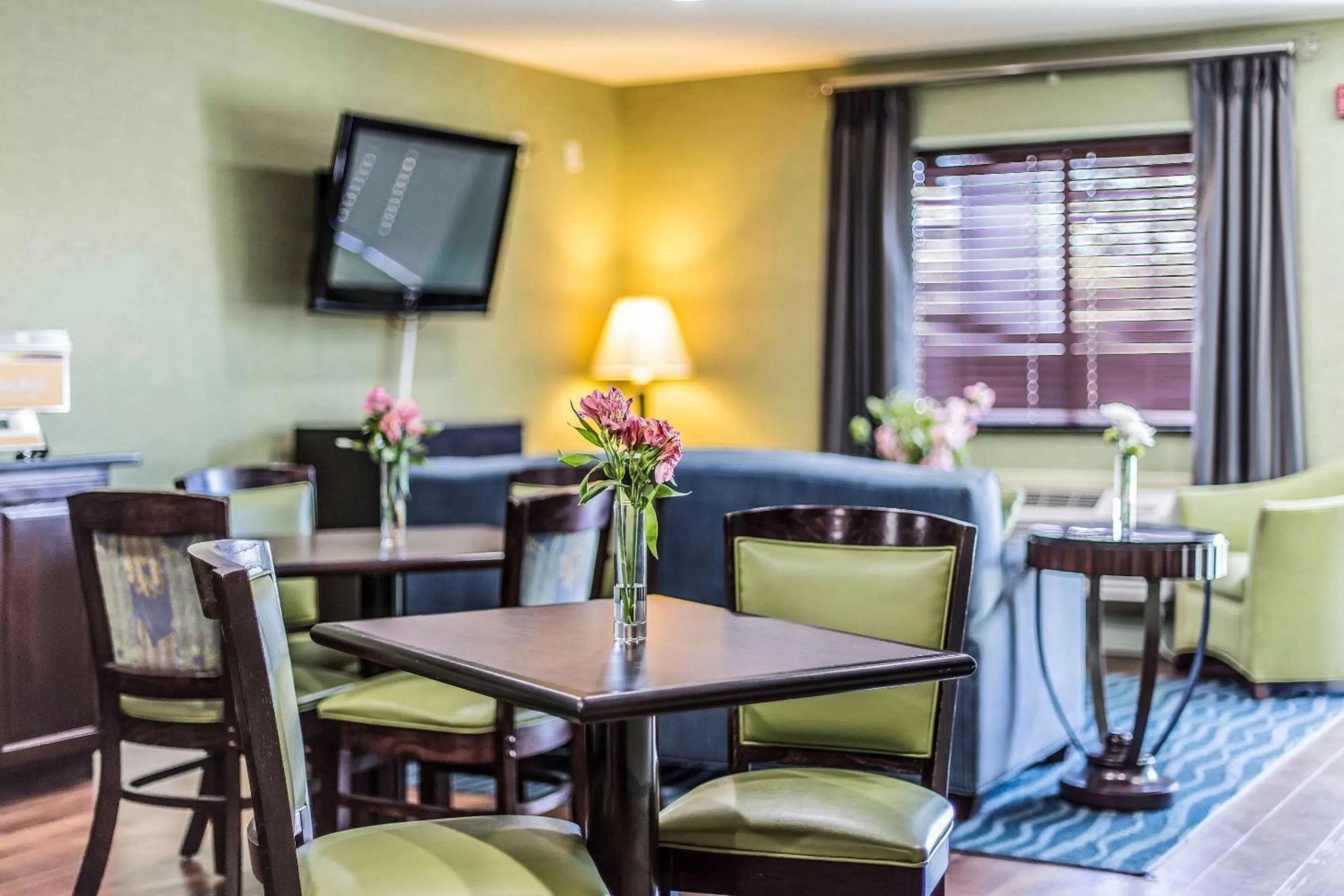 Restaurant/Places to Eat in Quality Inn Cedartown