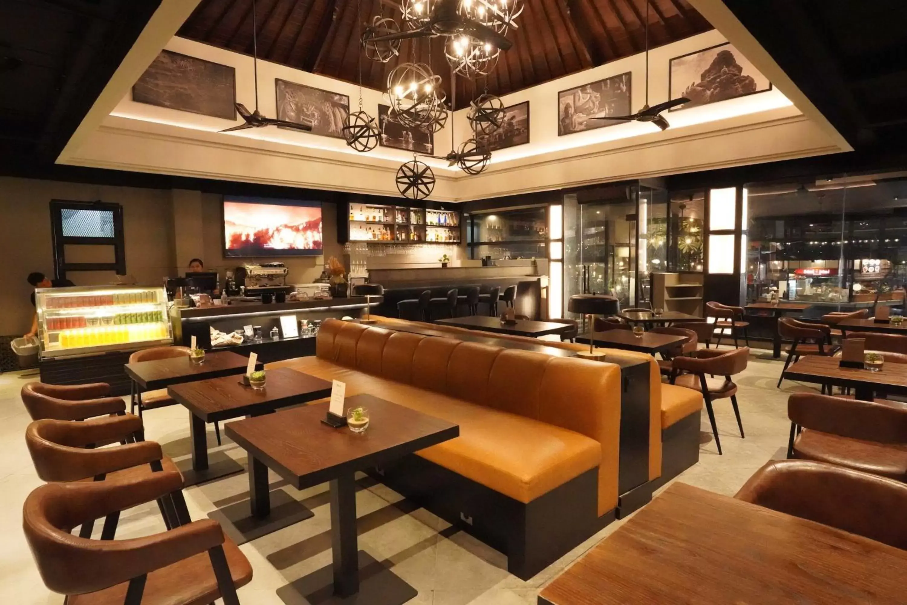 Restaurant/Places to Eat in The Vira Bali Boutique Hotel & Suite