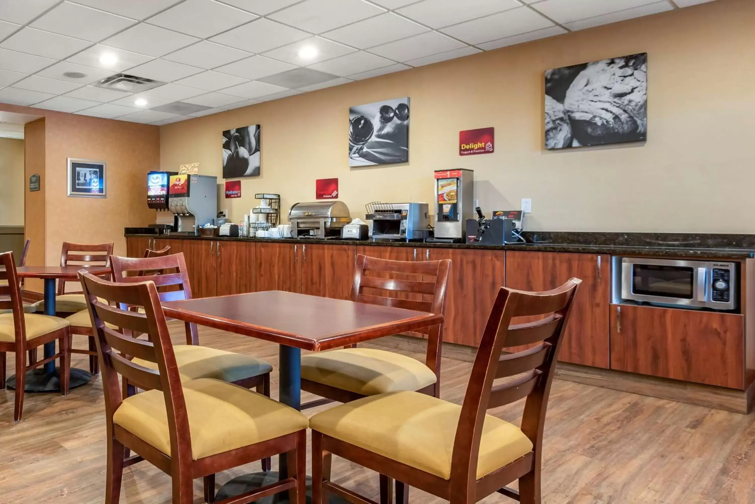 Breakfast, Restaurant/Places to Eat in Best Western PLUS Victor Inn & Suites