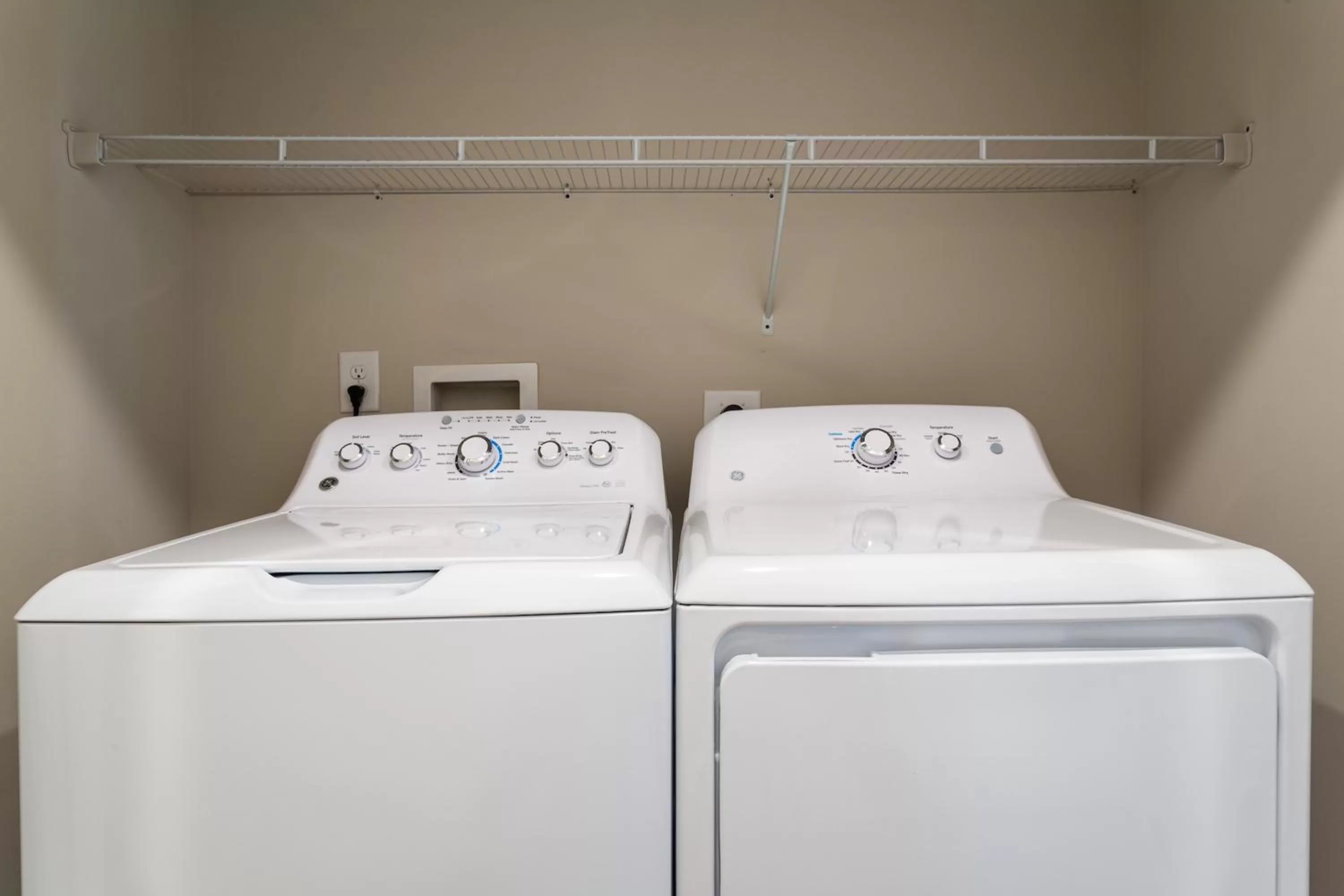 laundry in Kasa FreeMoreWest Charlotte