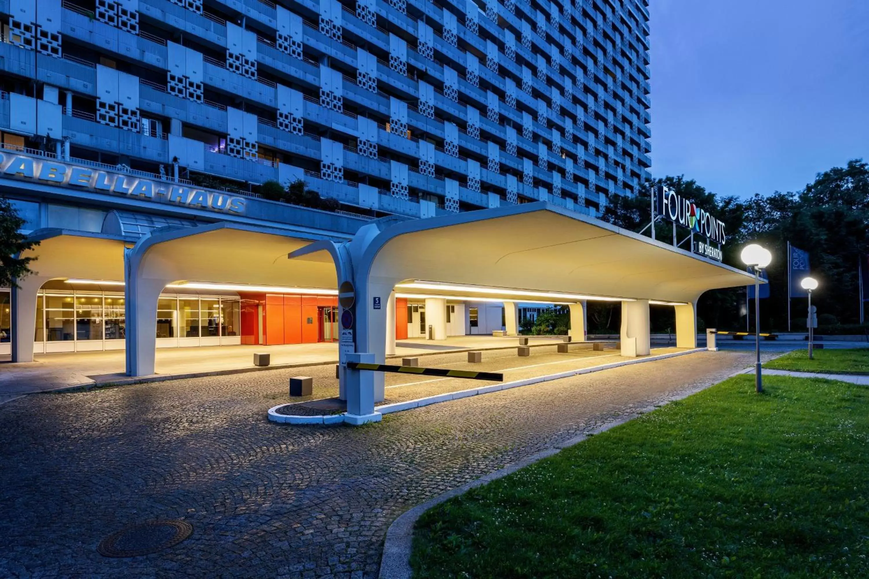 Property Building in Four Points by Sheraton Munich Arabellapark