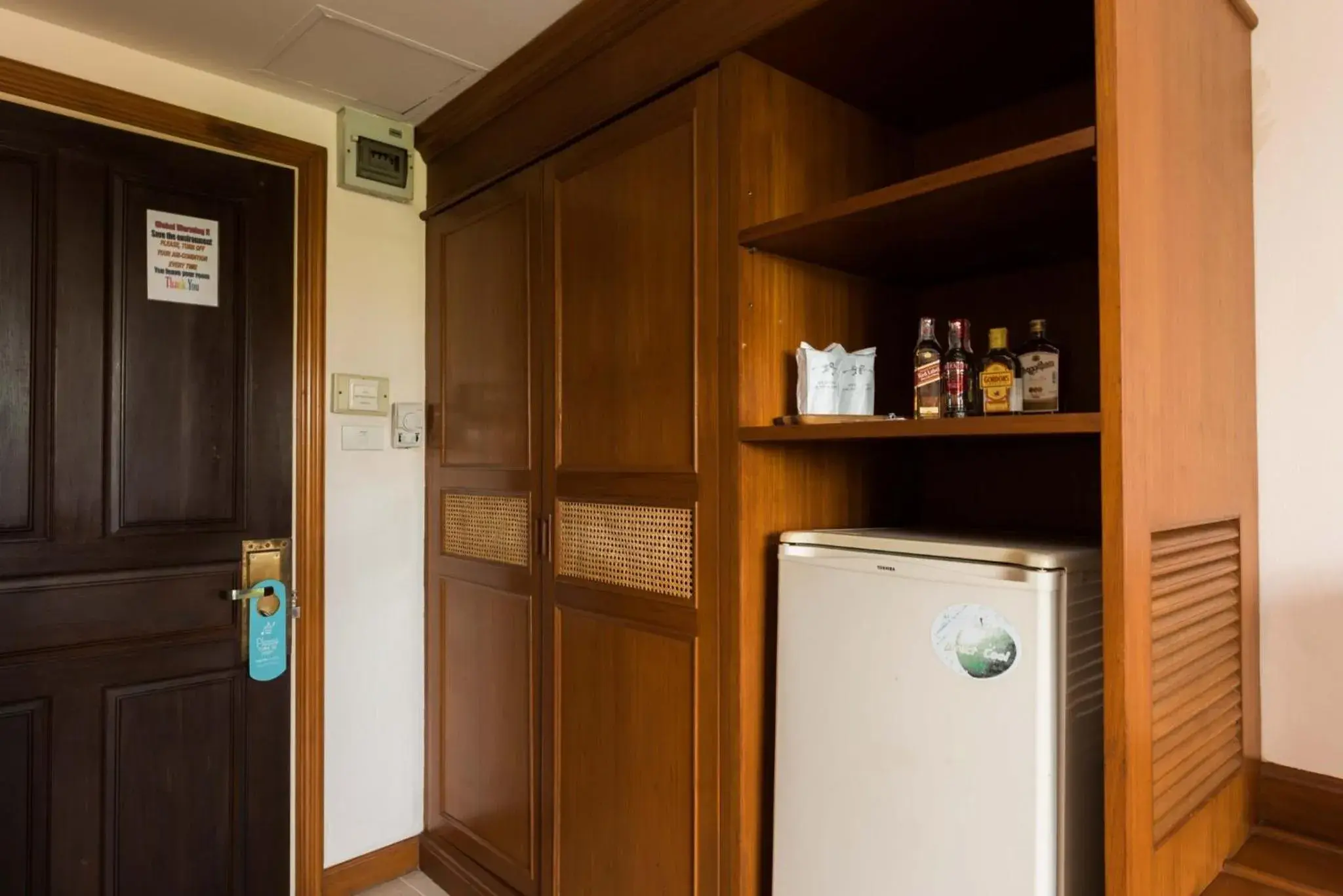 Kitchen or kitchenette, TV/Entertainment Center in Jomtien Boathouse