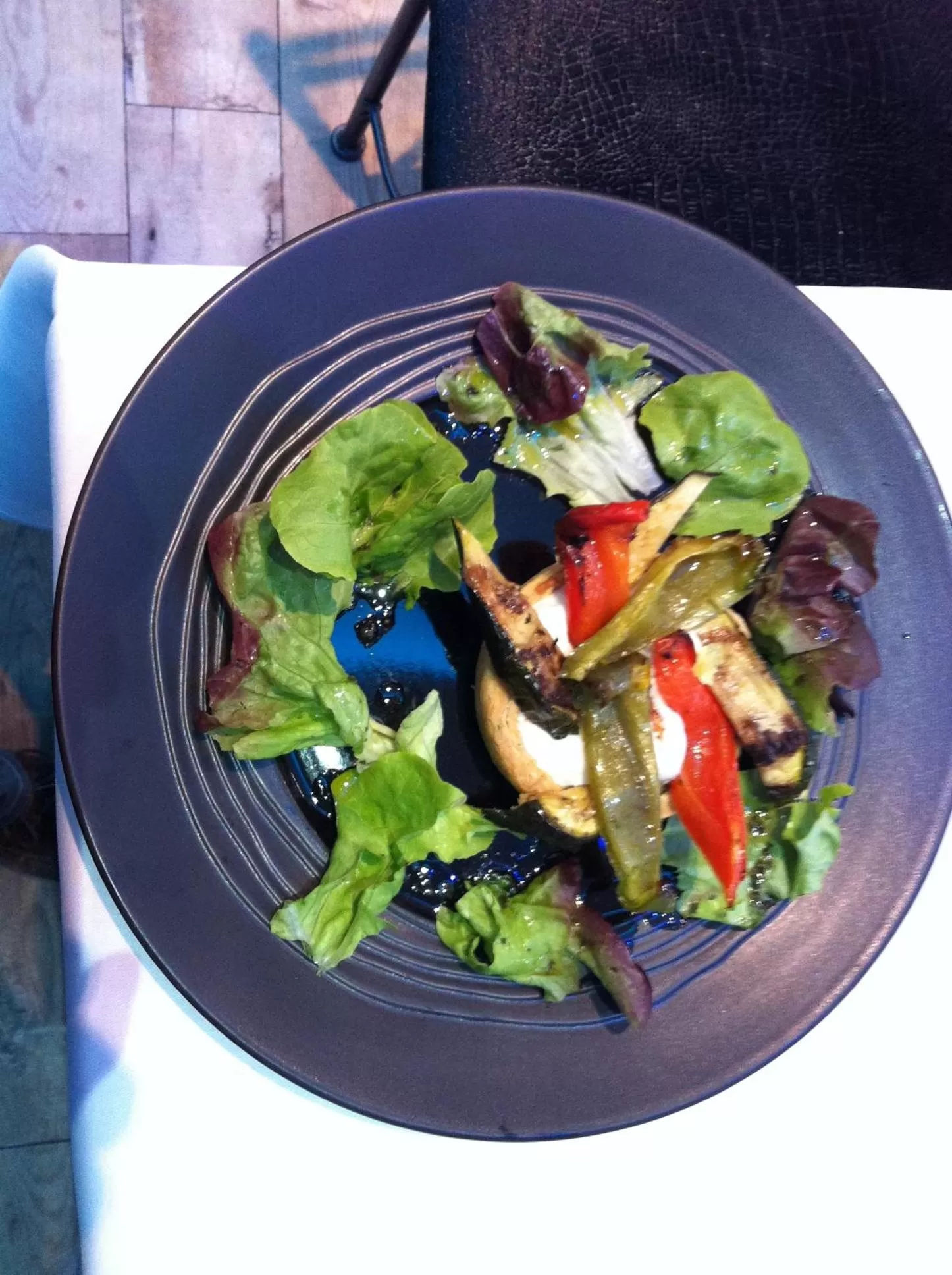 Restaurant/places to eat in Le Beverl'inn