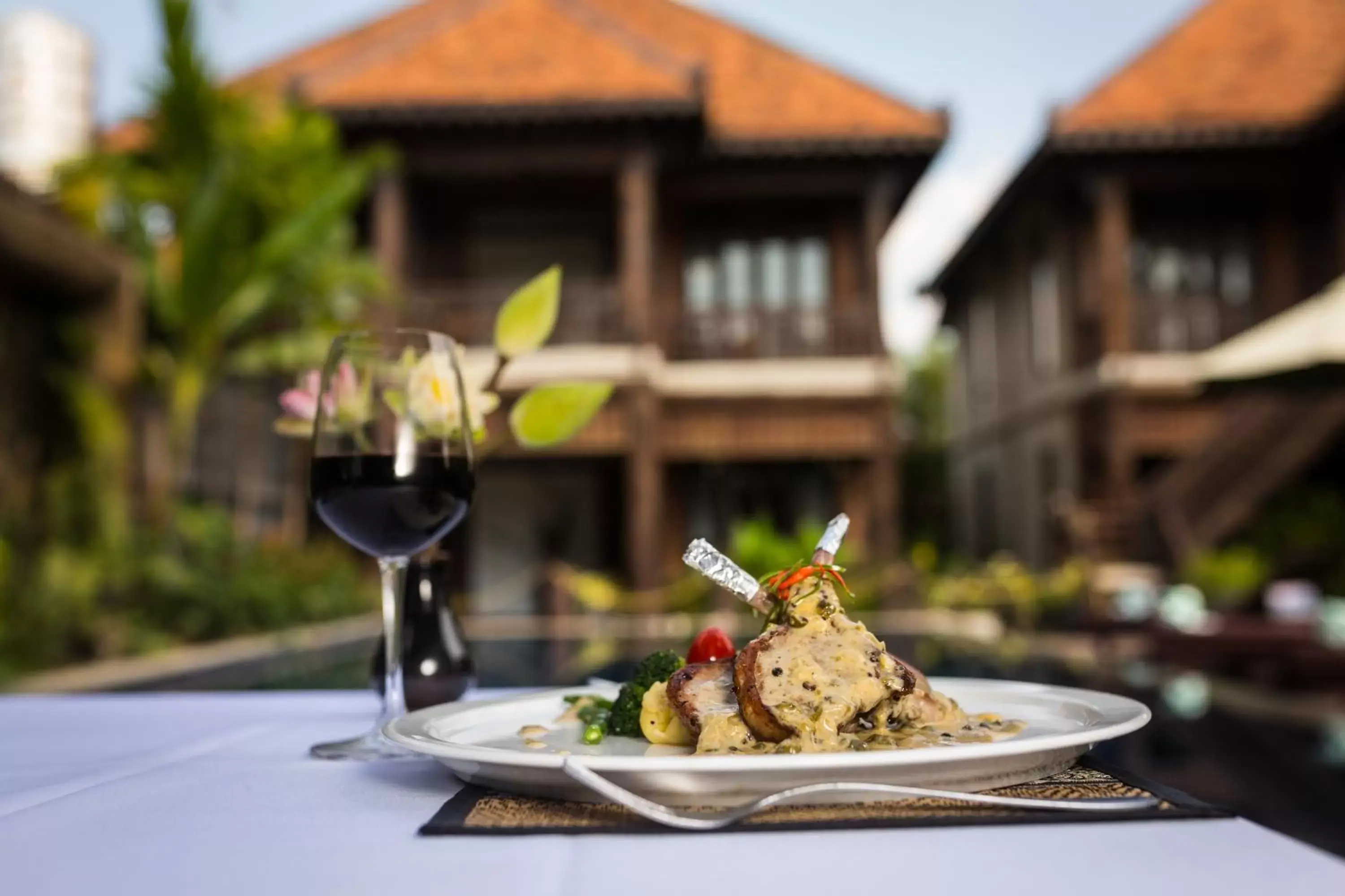 Food and drinks in Java Wooden Villa & Residence
