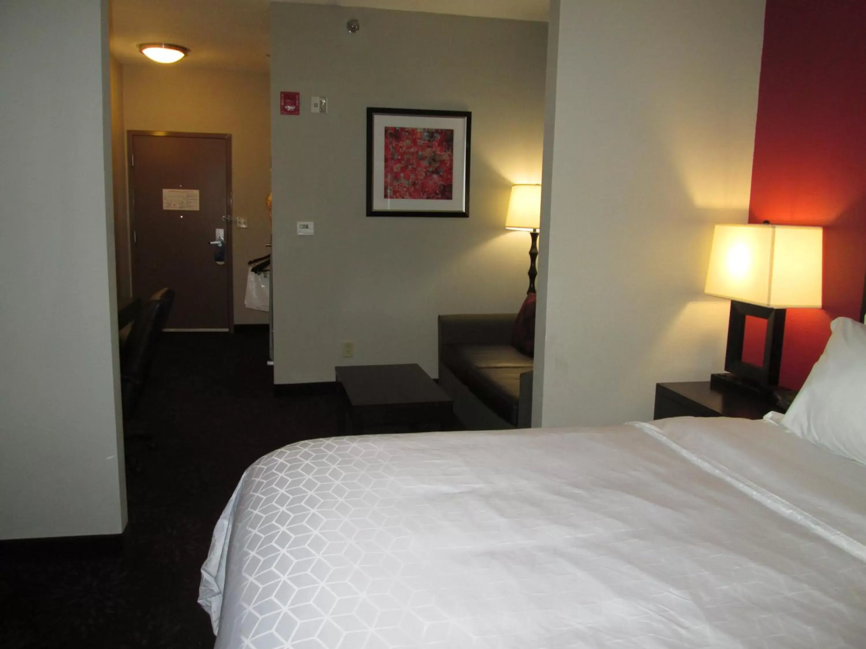 Photo of the whole room, Bed in Holiday Inn Express Cloverdale - Greencastle, an IHG Hotel