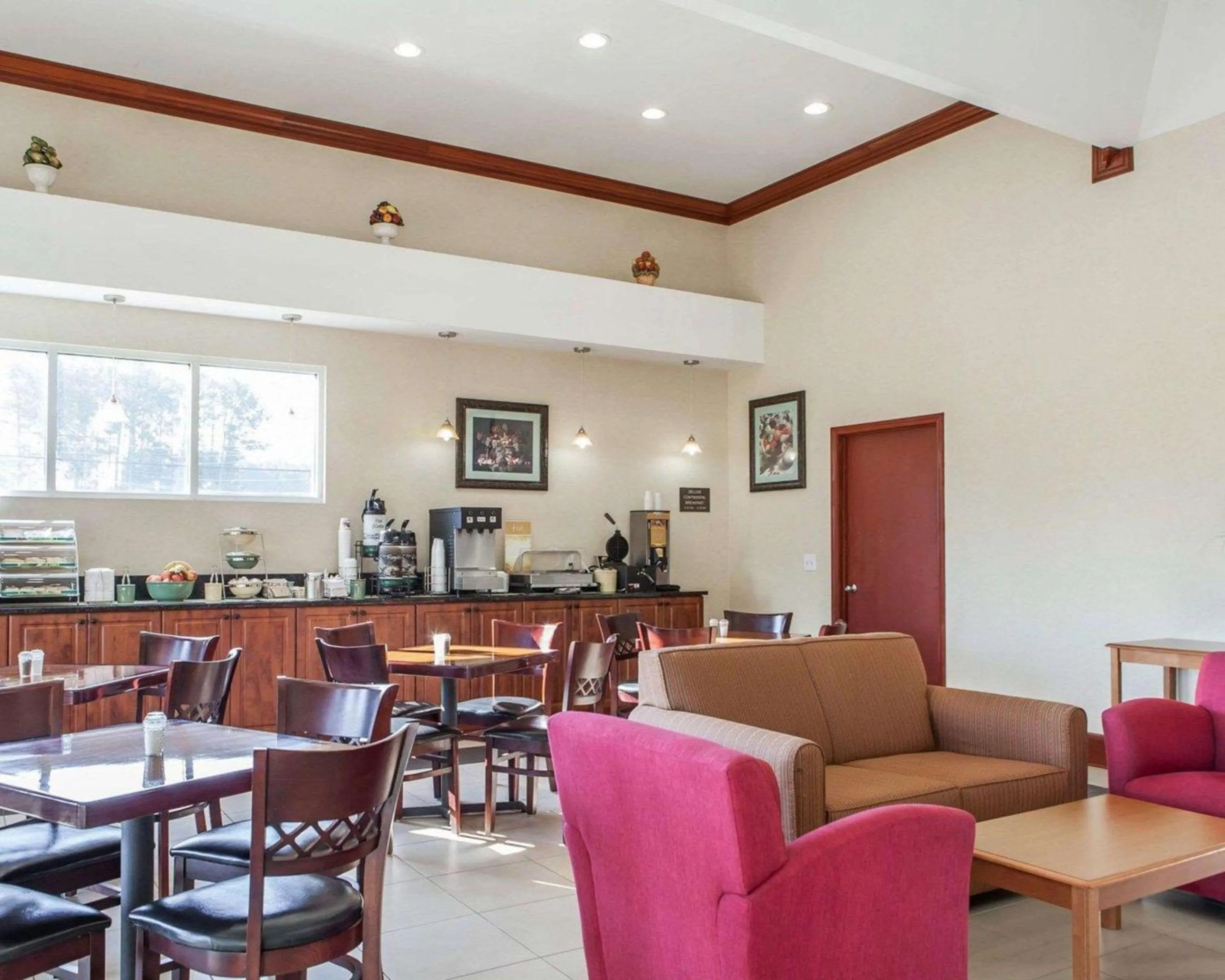 Restaurant/places to eat in Quality Inn & Suites Cartersville North